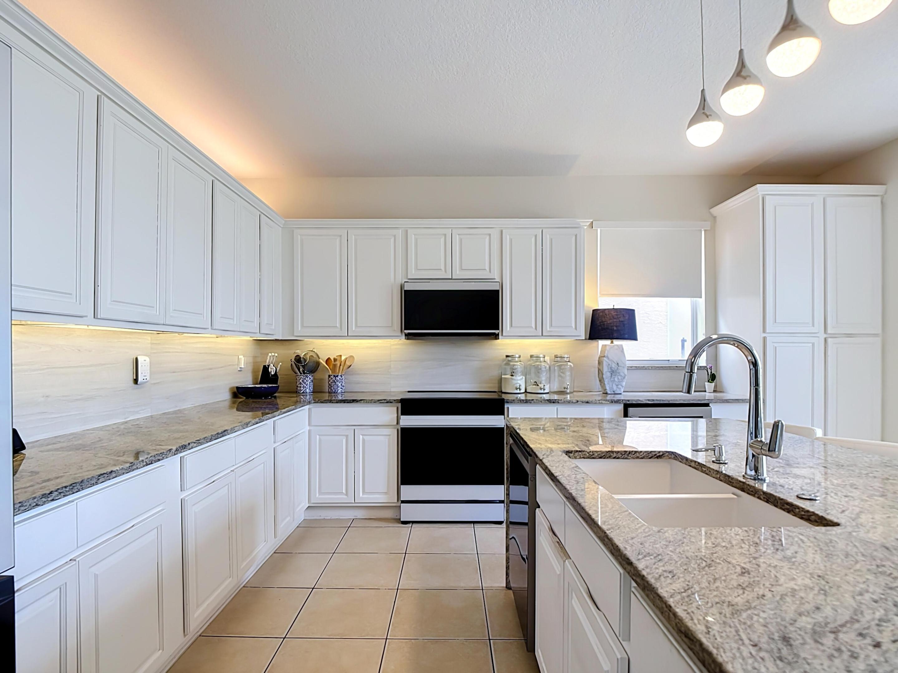 1154 OAKWATER, Royal Palm Beach FL 33411