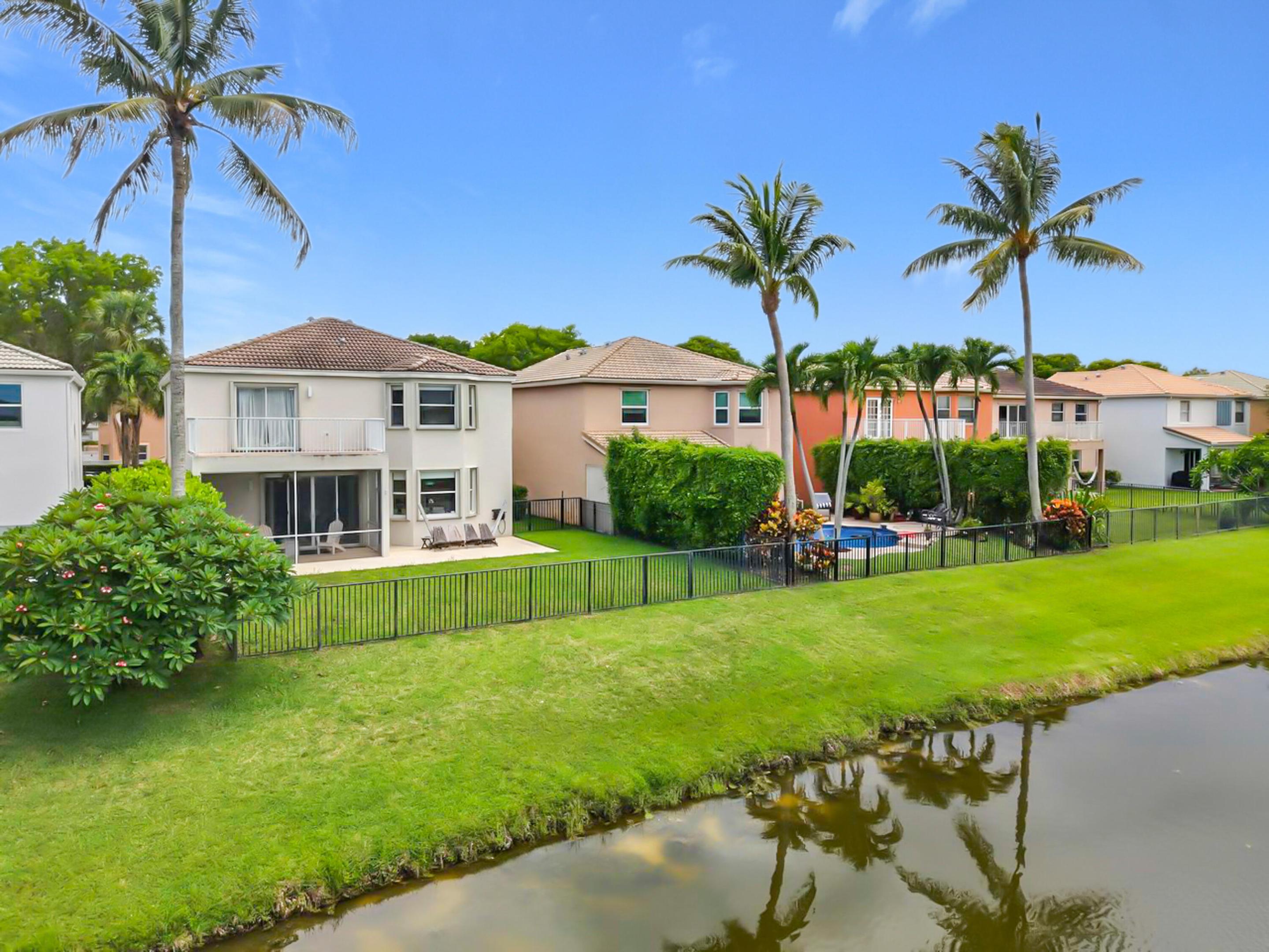 1154 OAKWATER, Royal Palm Beach FL 33411