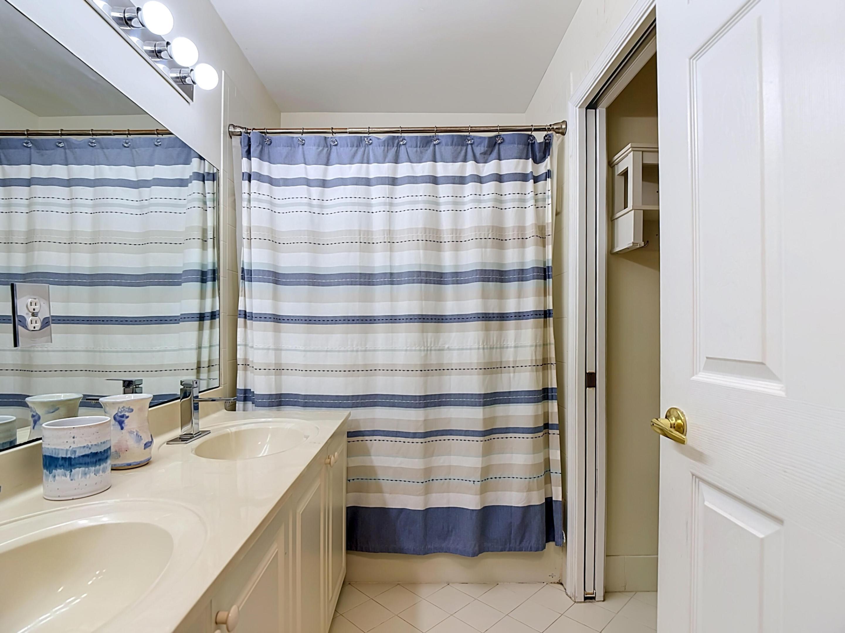1154 OAKWATER, Royal Palm Beach FL 33411
