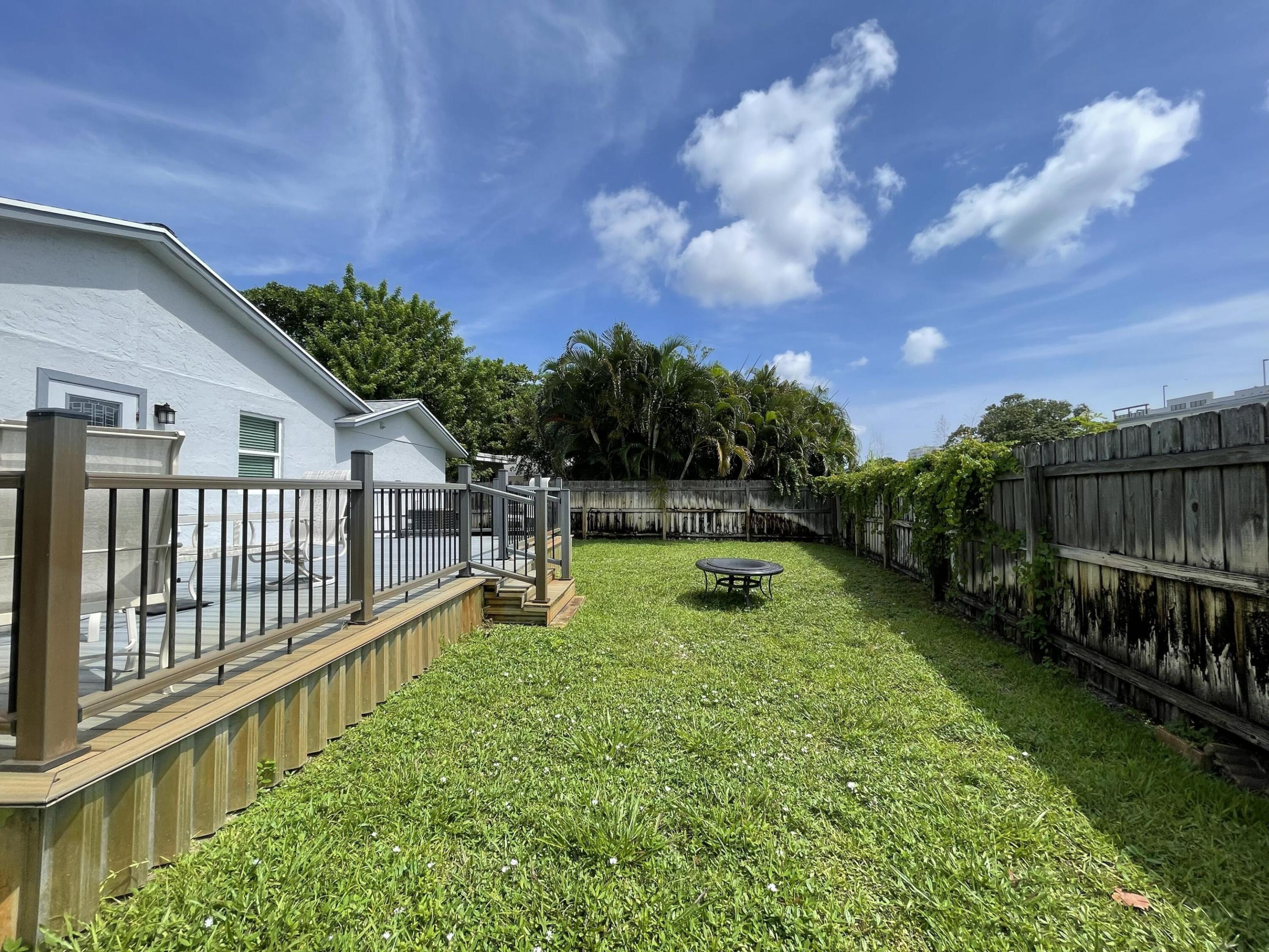 222 SE 3RD, Boynton Beach FL 33435