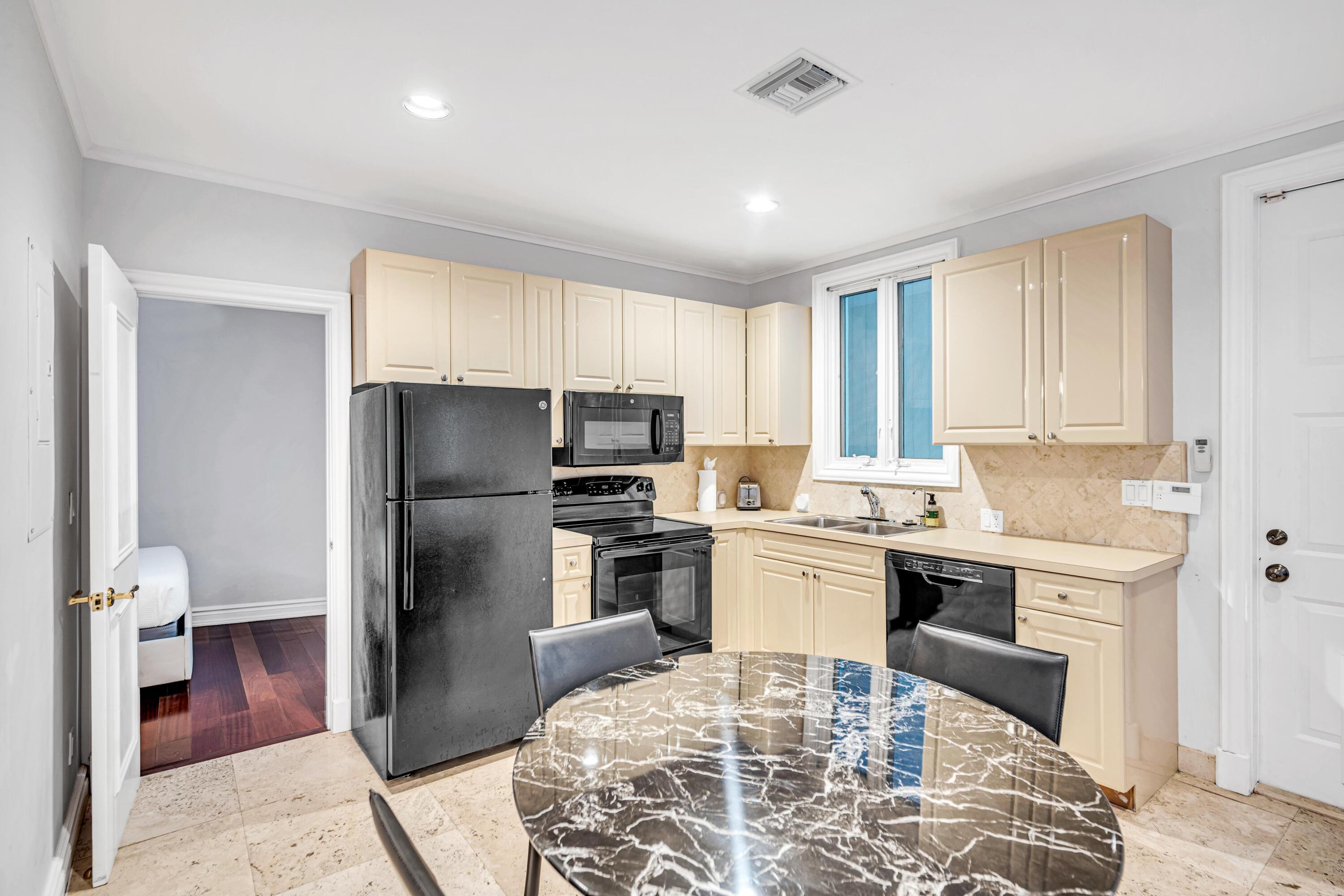 709 Idlewyld, Fort Lauderdale FL 33301