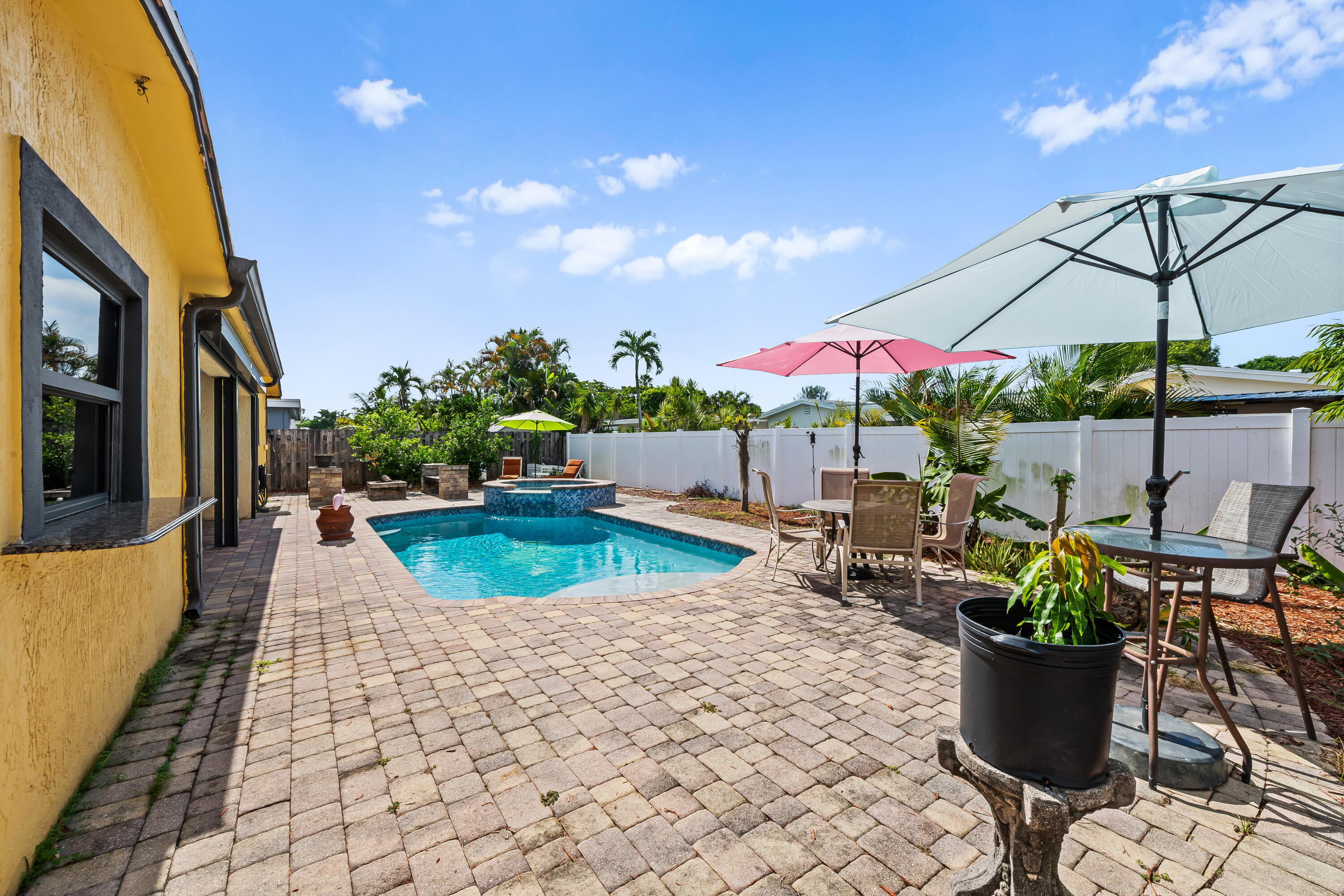 7970 NW 1ST, Margate FL 33063