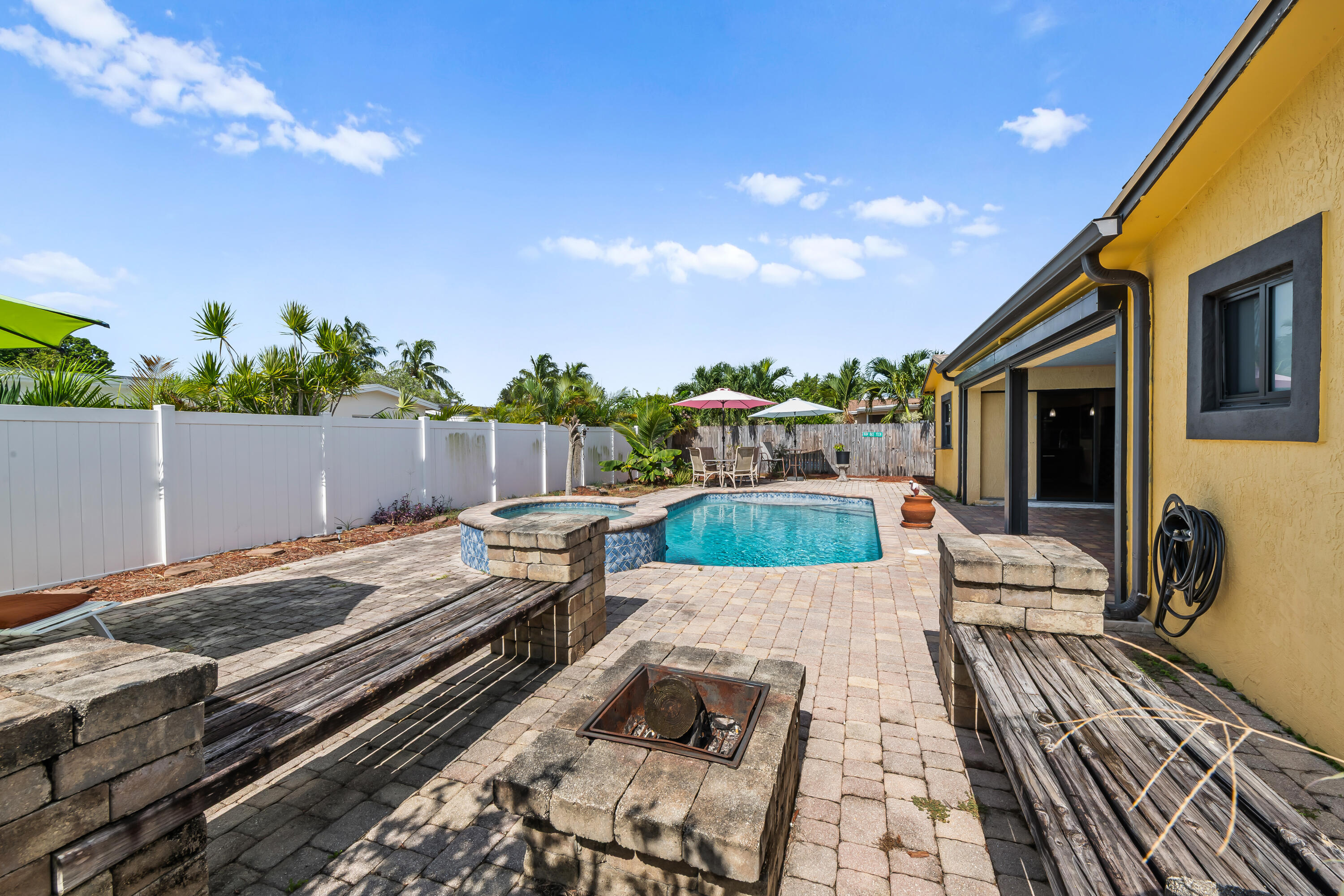 7970 NW 1ST, Margate FL 33063