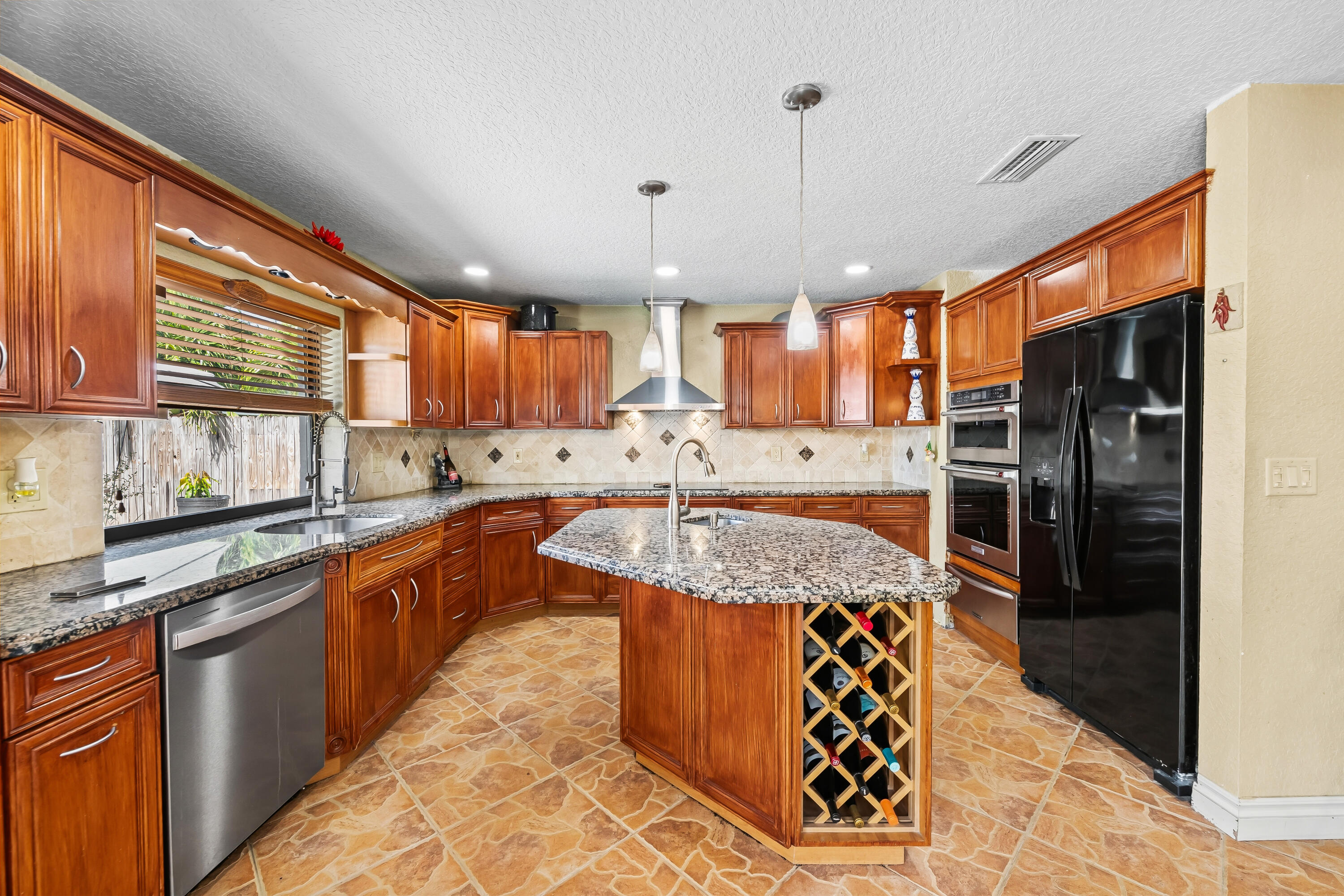 7970 NW 1ST, Margate FL 33063