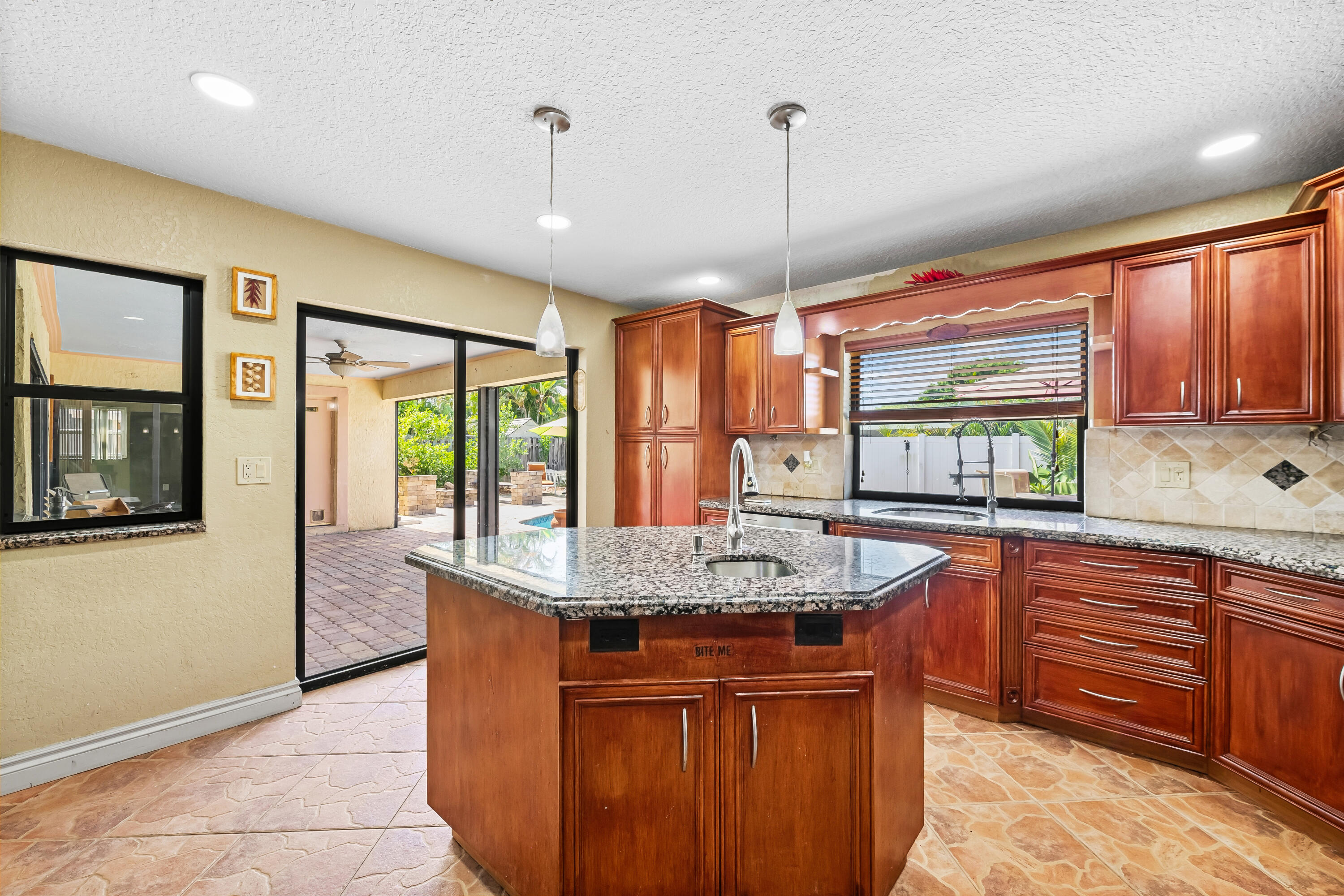 7970 NW 1ST, Margate FL 33063