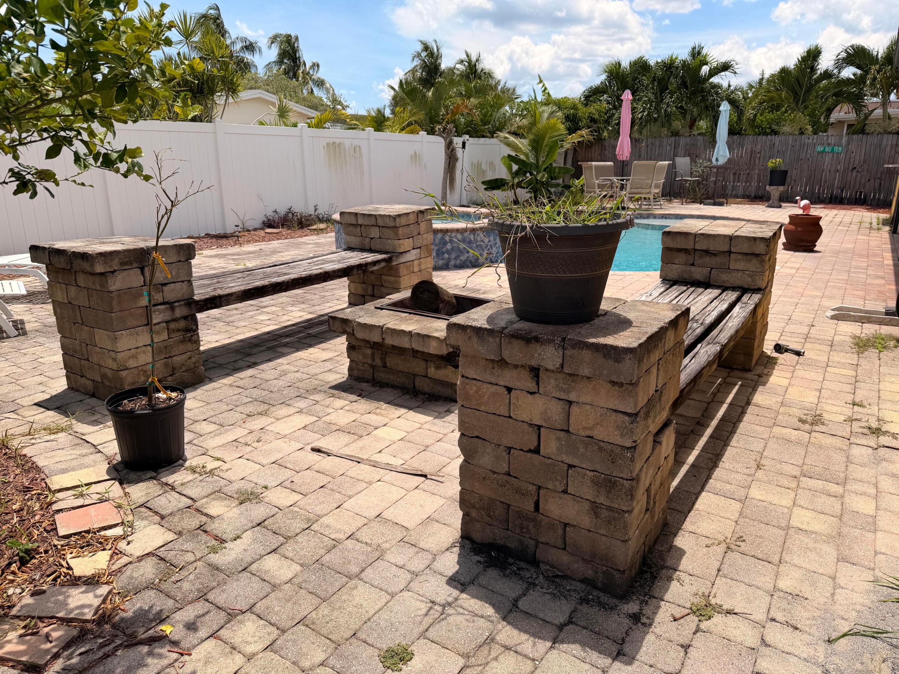 7970 NW 1ST, Margate FL 33063