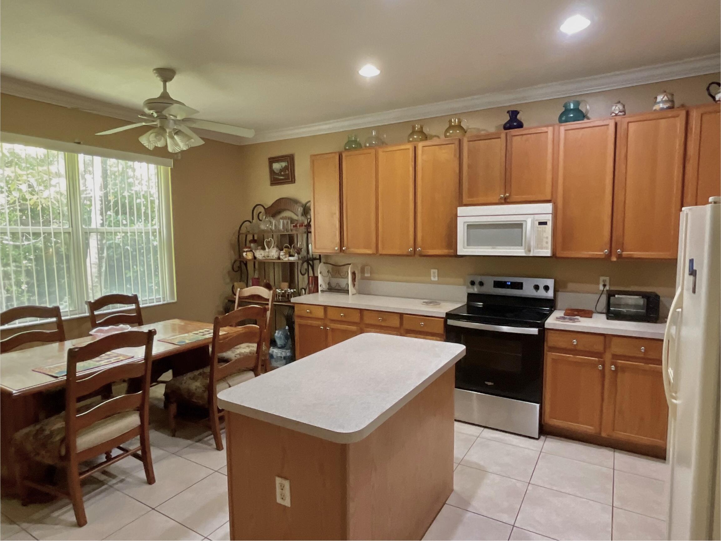 1292 Stonehaven Estates, West Palm Beach FL 33411