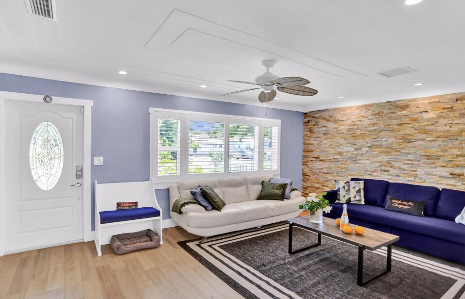 42 SW 12TH, Dania Beach FL 33004