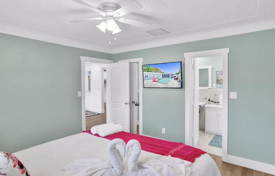 42 SW 12TH, Dania Beach FL 33004