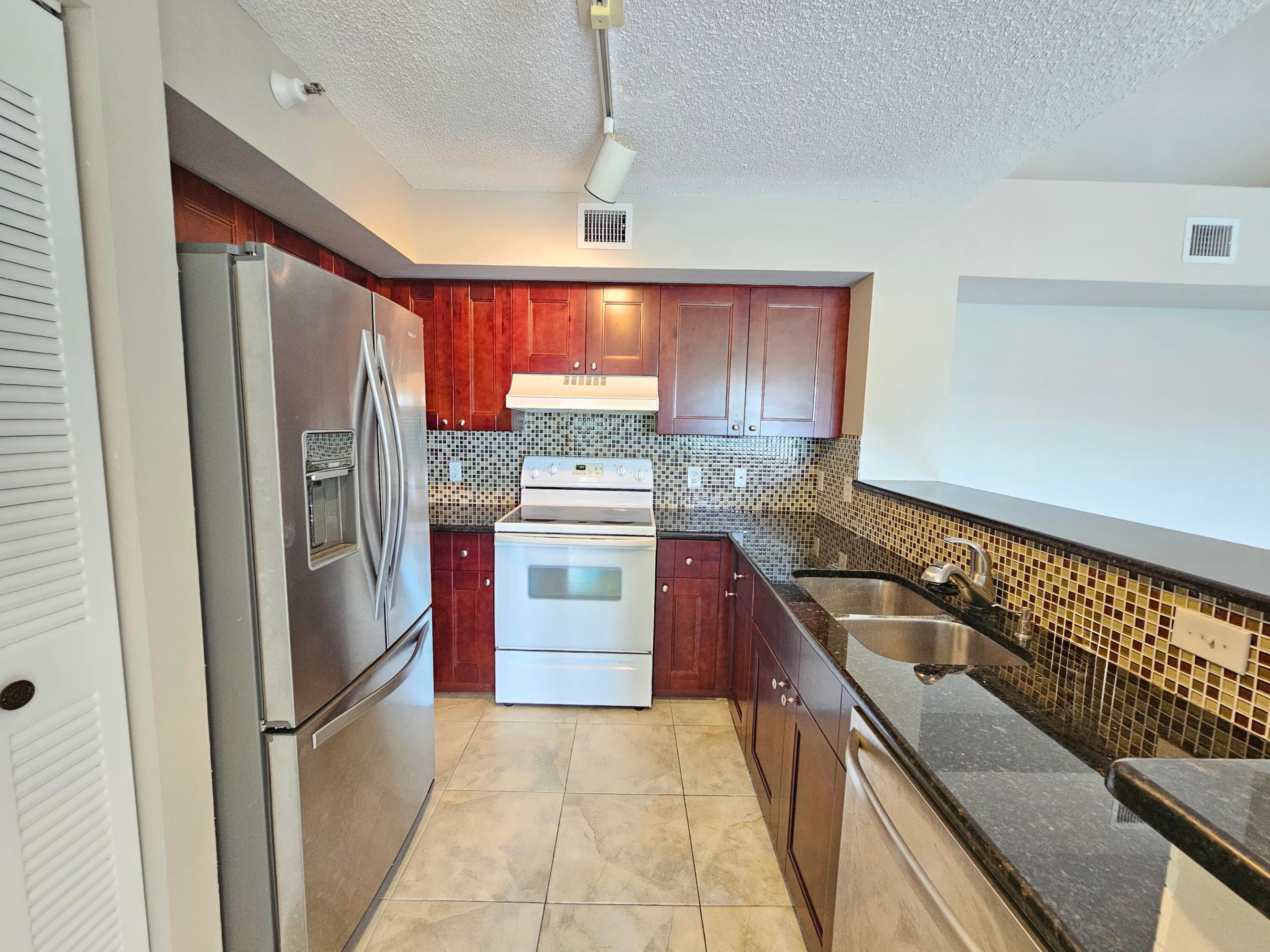 140 Yacht Club #305, Hypoluxo FL 33462