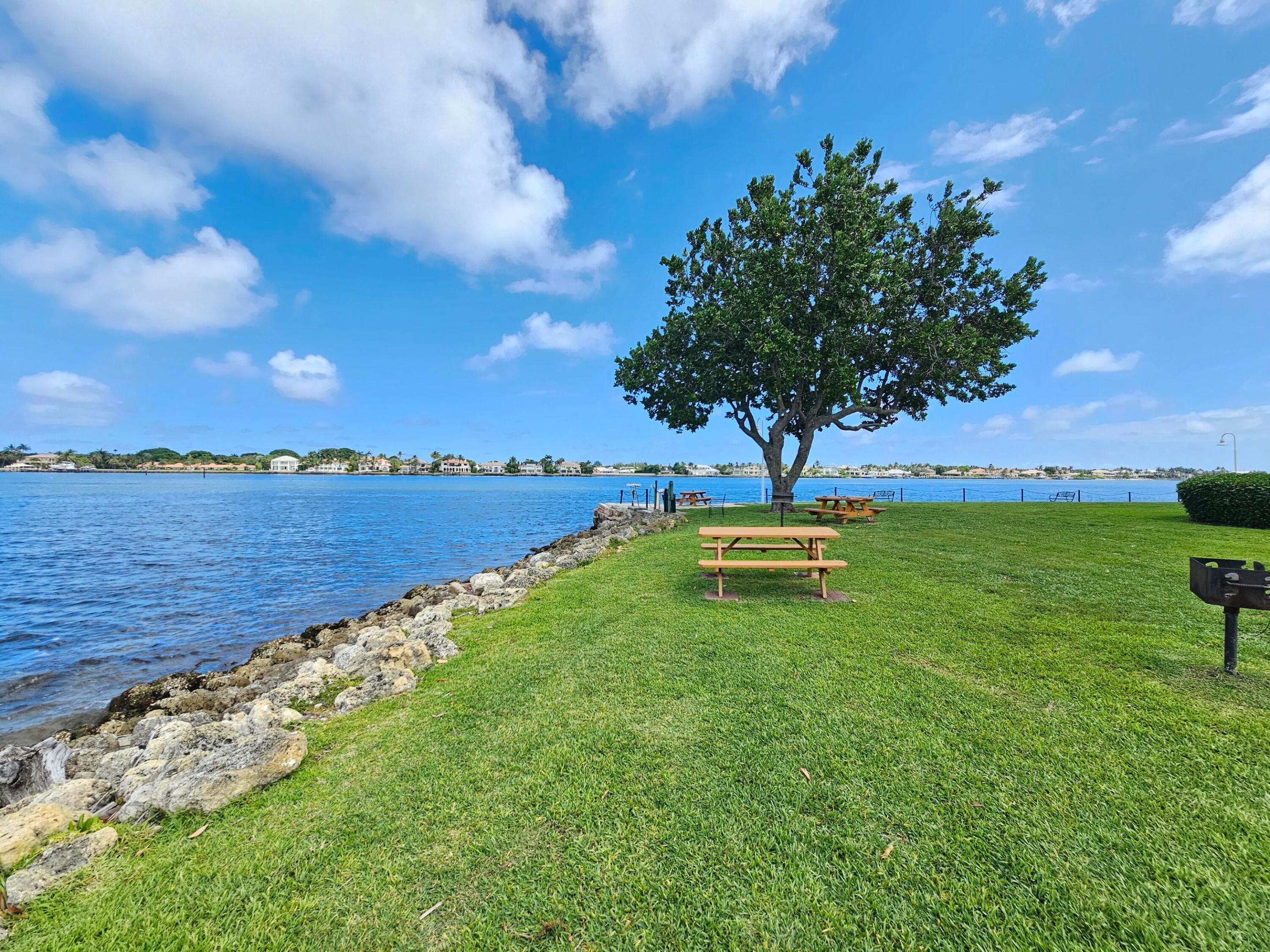 140 Yacht Club #305, Hypoluxo FL 33462