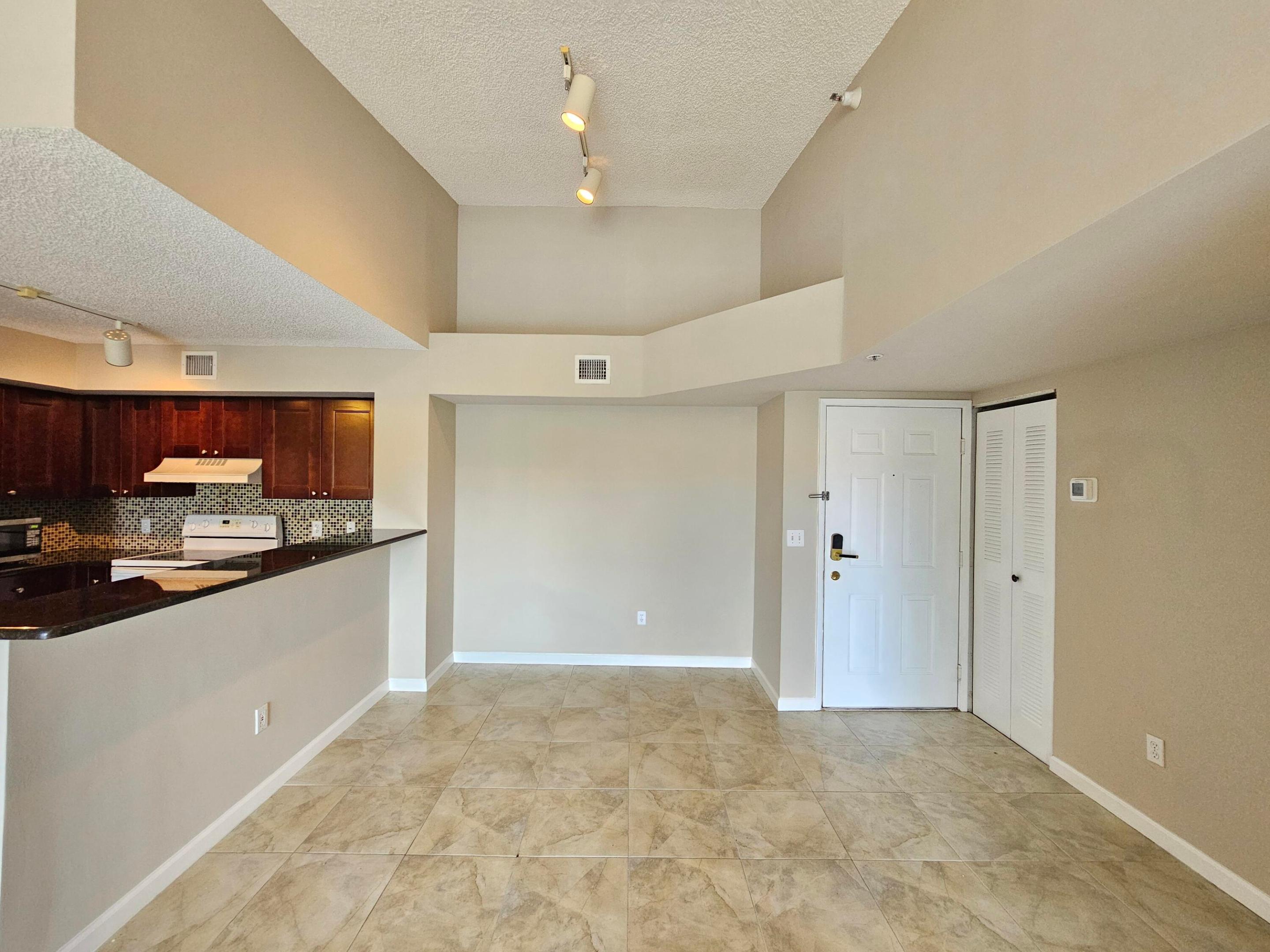 140 Yacht Club #305, Hypoluxo FL 33462