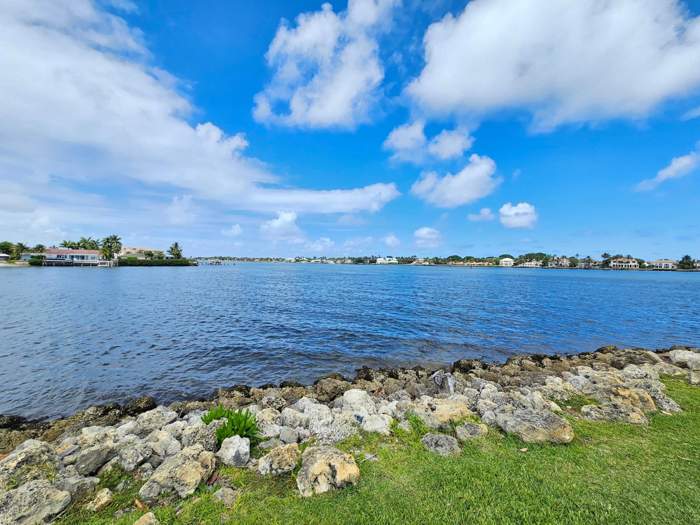 140 Yacht Club #305, Hypoluxo FL 33462