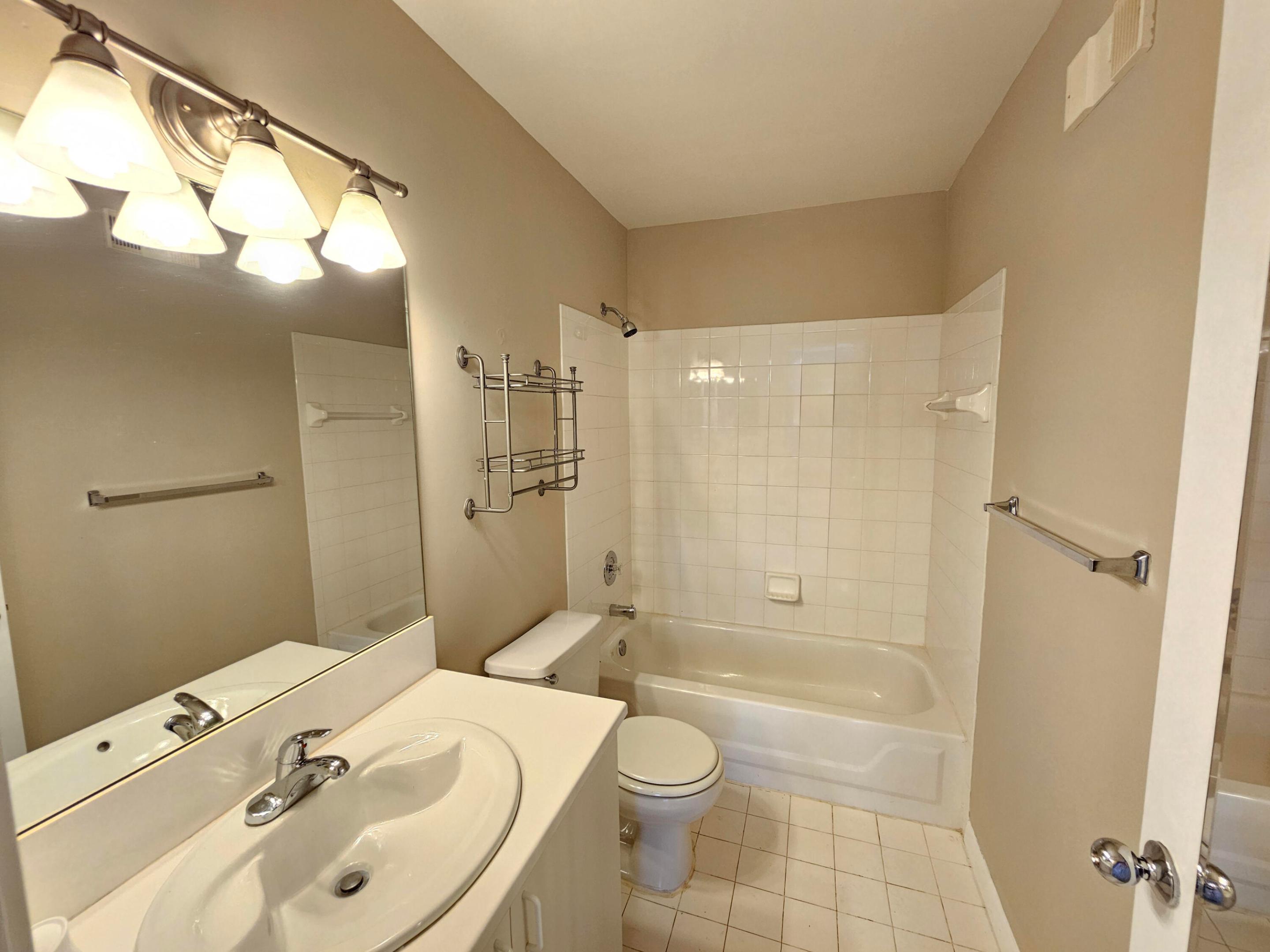 140 Yacht Club #305, Hypoluxo FL 33462