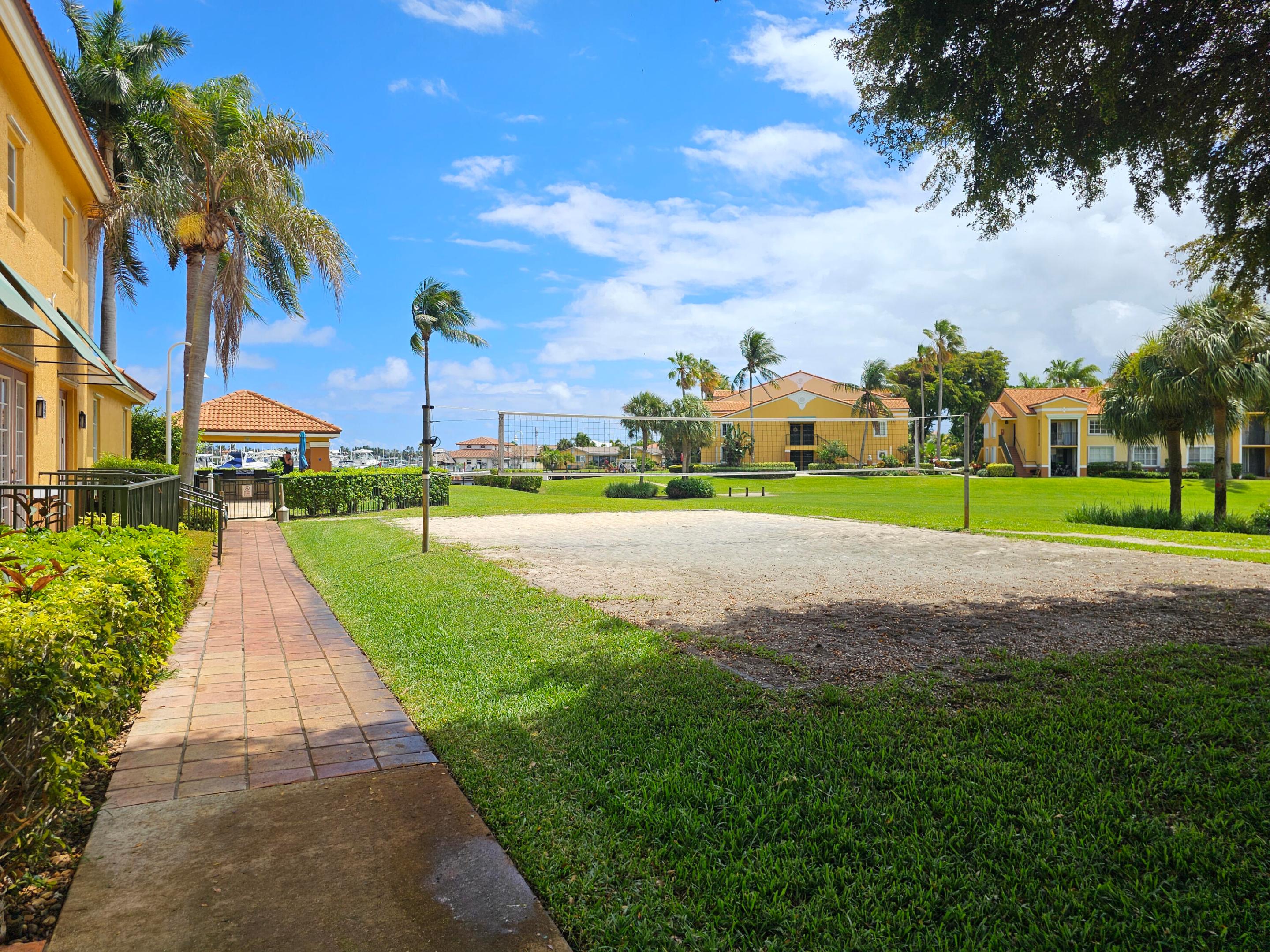140 Yacht Club #305, Hypoluxo FL 33462