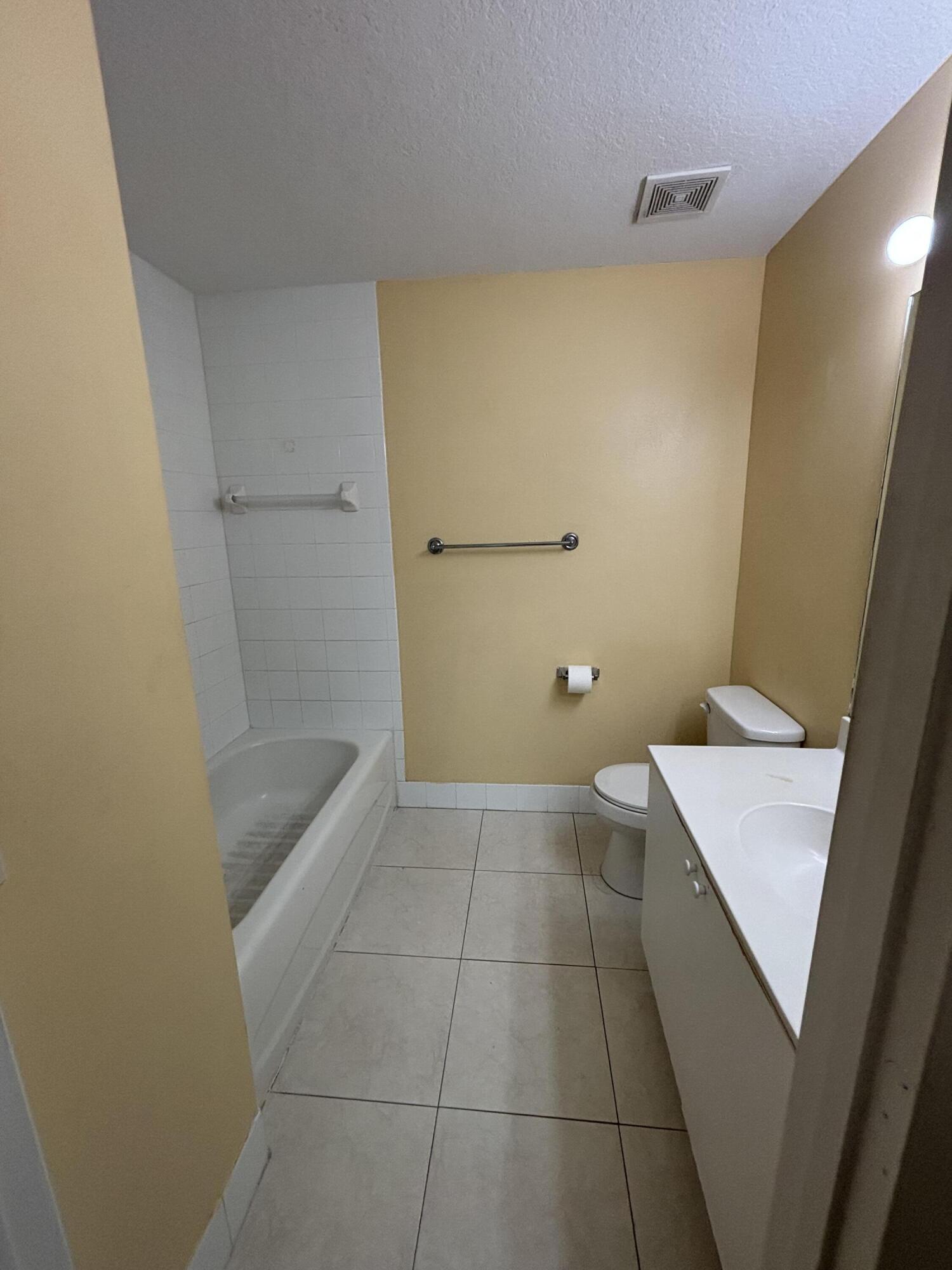 3512 BRIAR BAY #206, West Palm Beach FL 33411