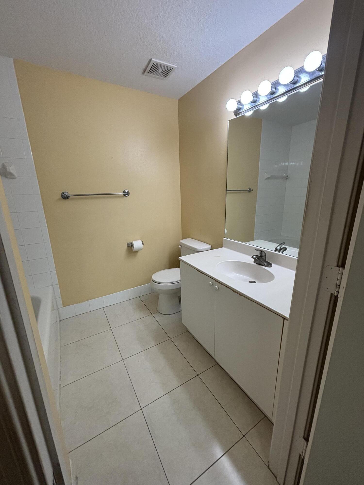 3512 BRIAR BAY #206, West Palm Beach FL 33411