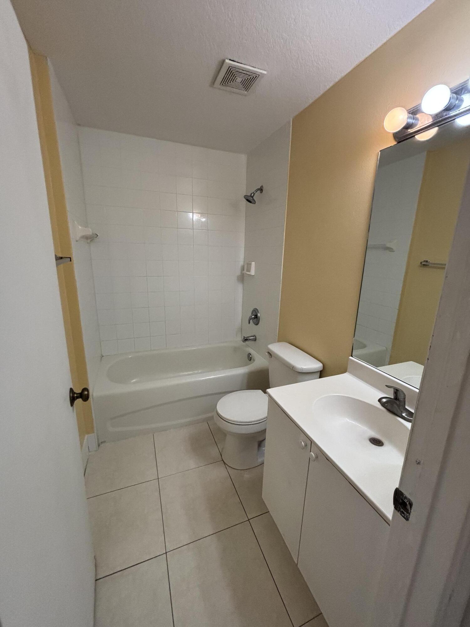 3512 BRIAR BAY #206, West Palm Beach FL 33411