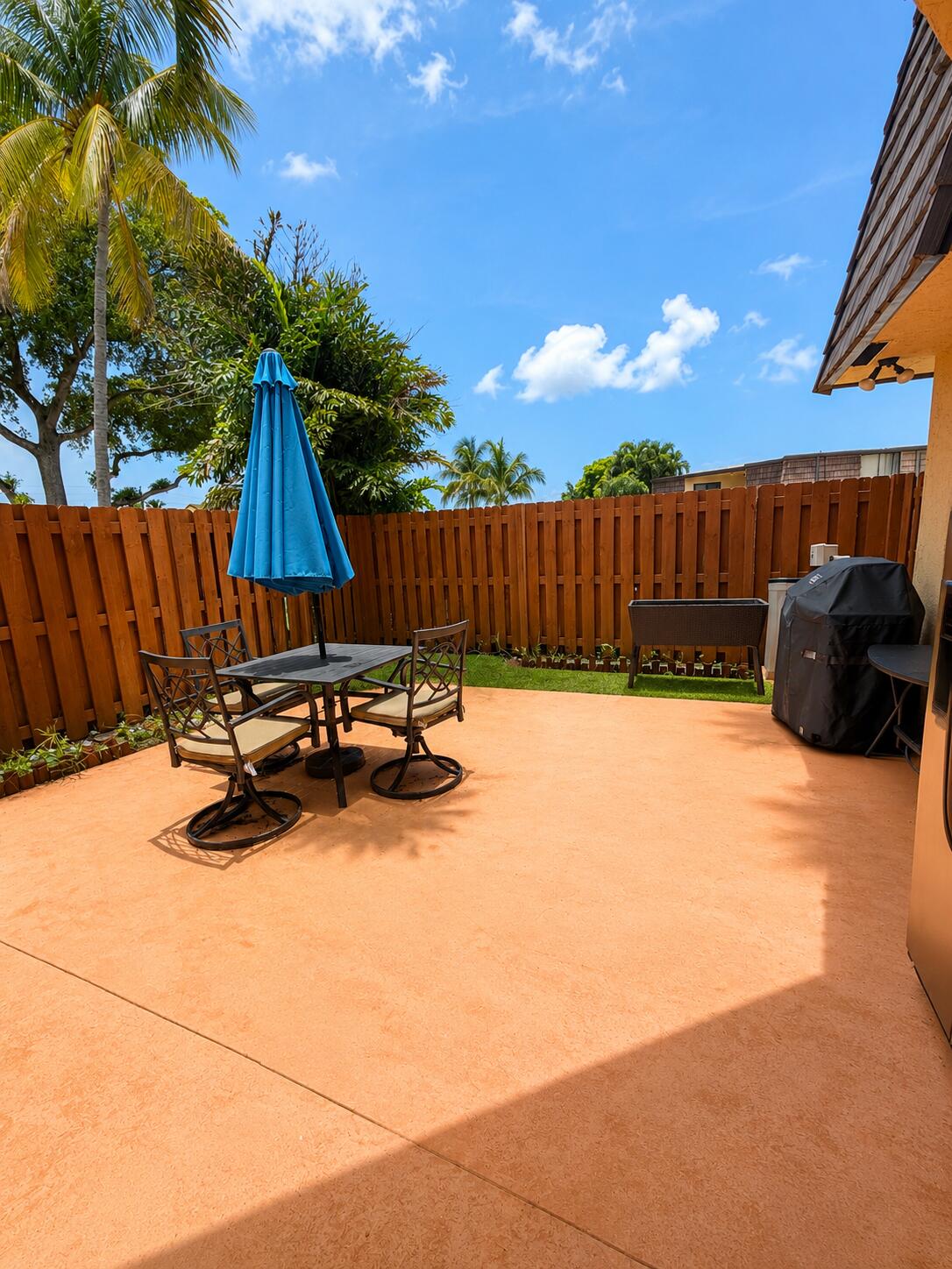 192 Springdale, Palm Springs FL 33461