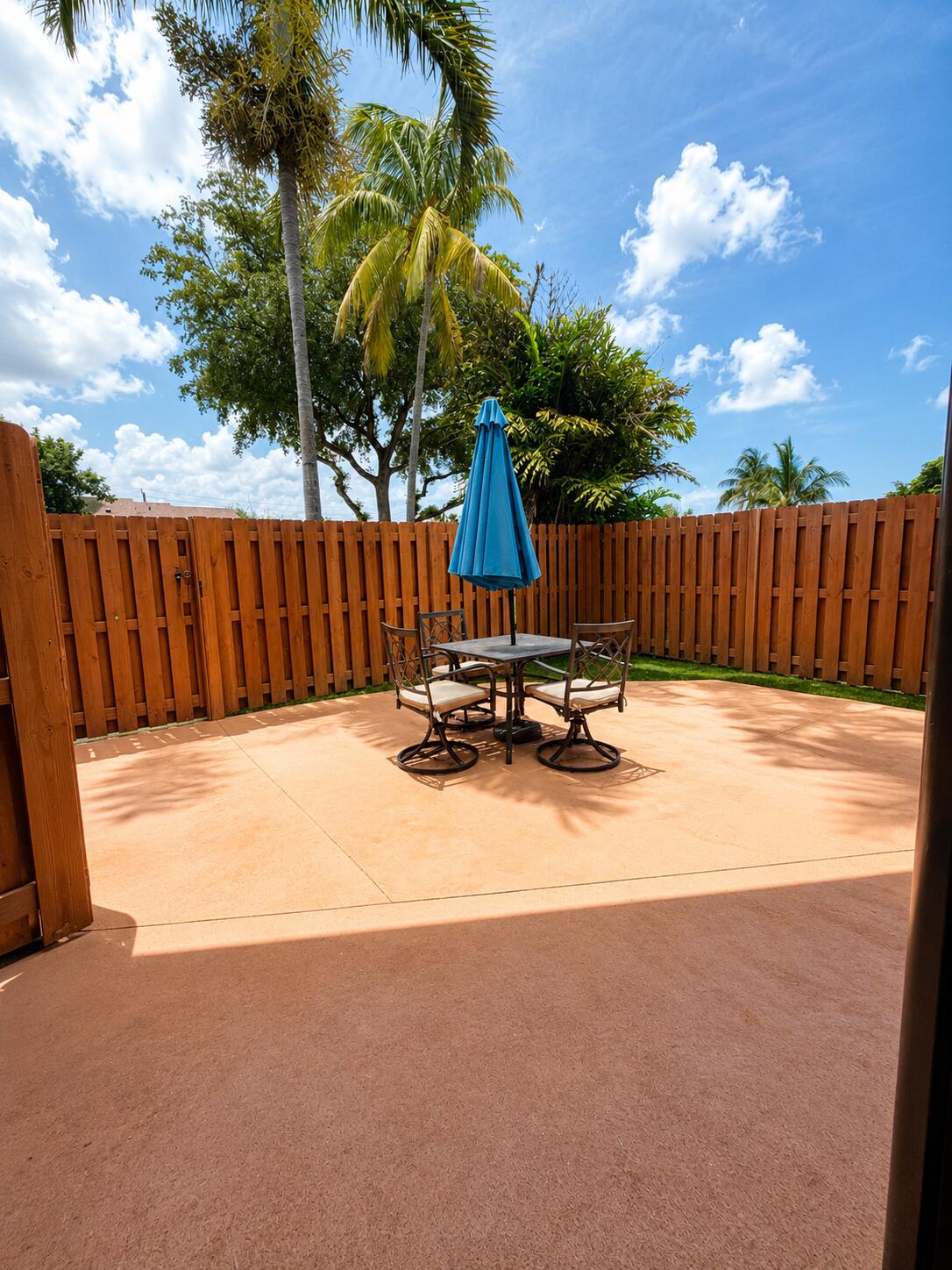 192 Springdale, Palm Springs FL 33461