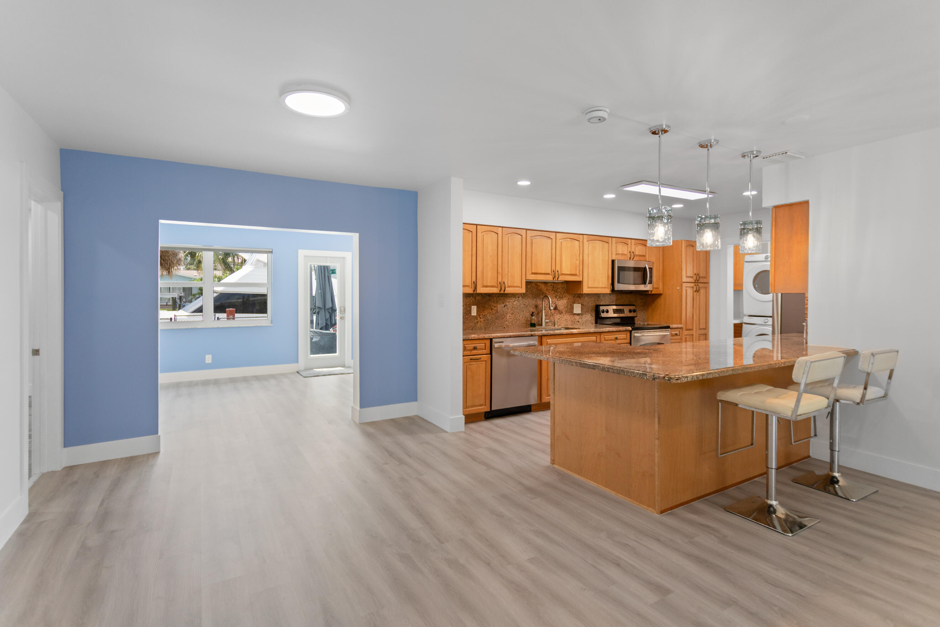 317 NE 3RD, Dania Beach FL 33004