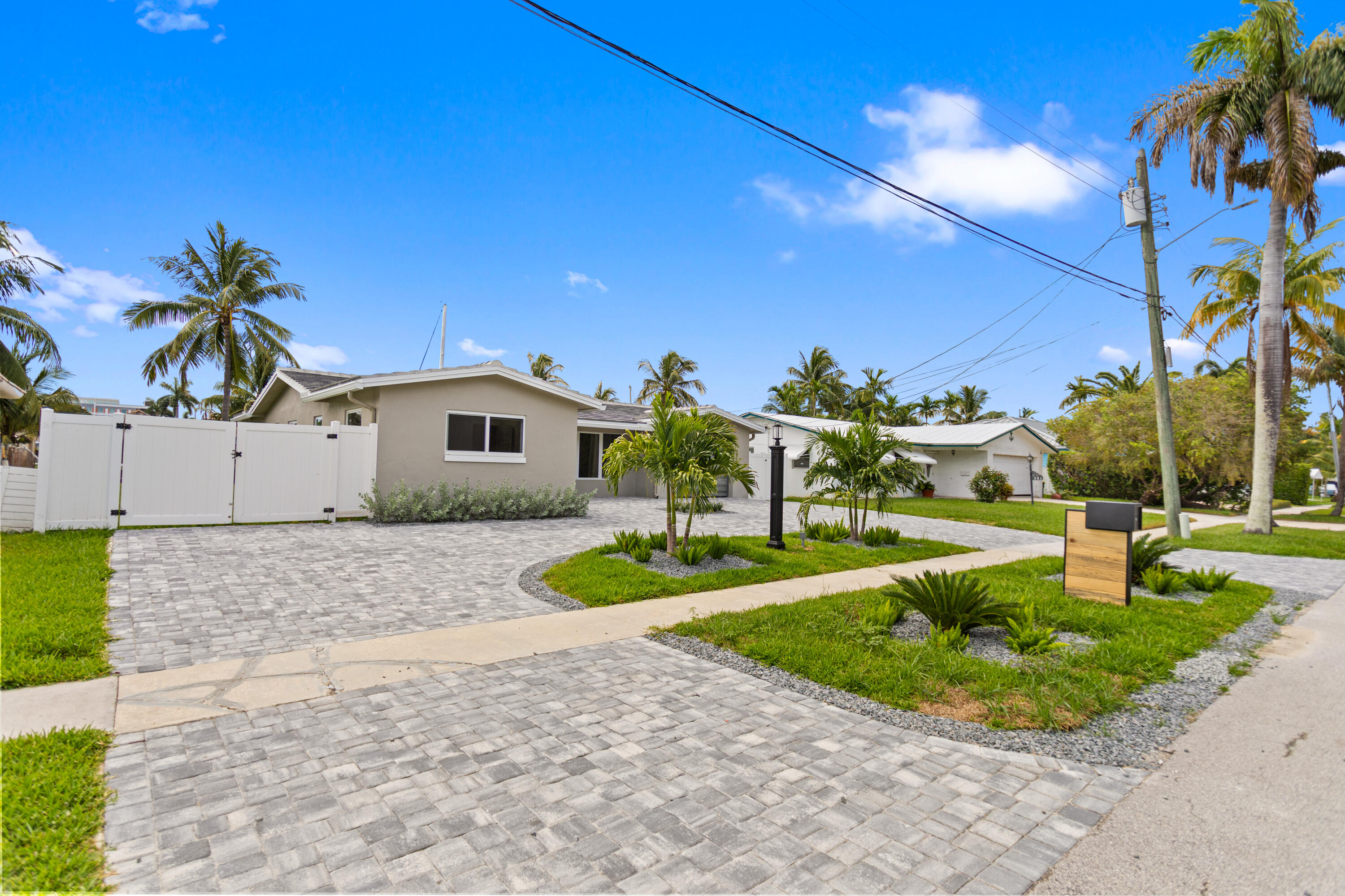 317 NE 3RD, Dania Beach FL 33004