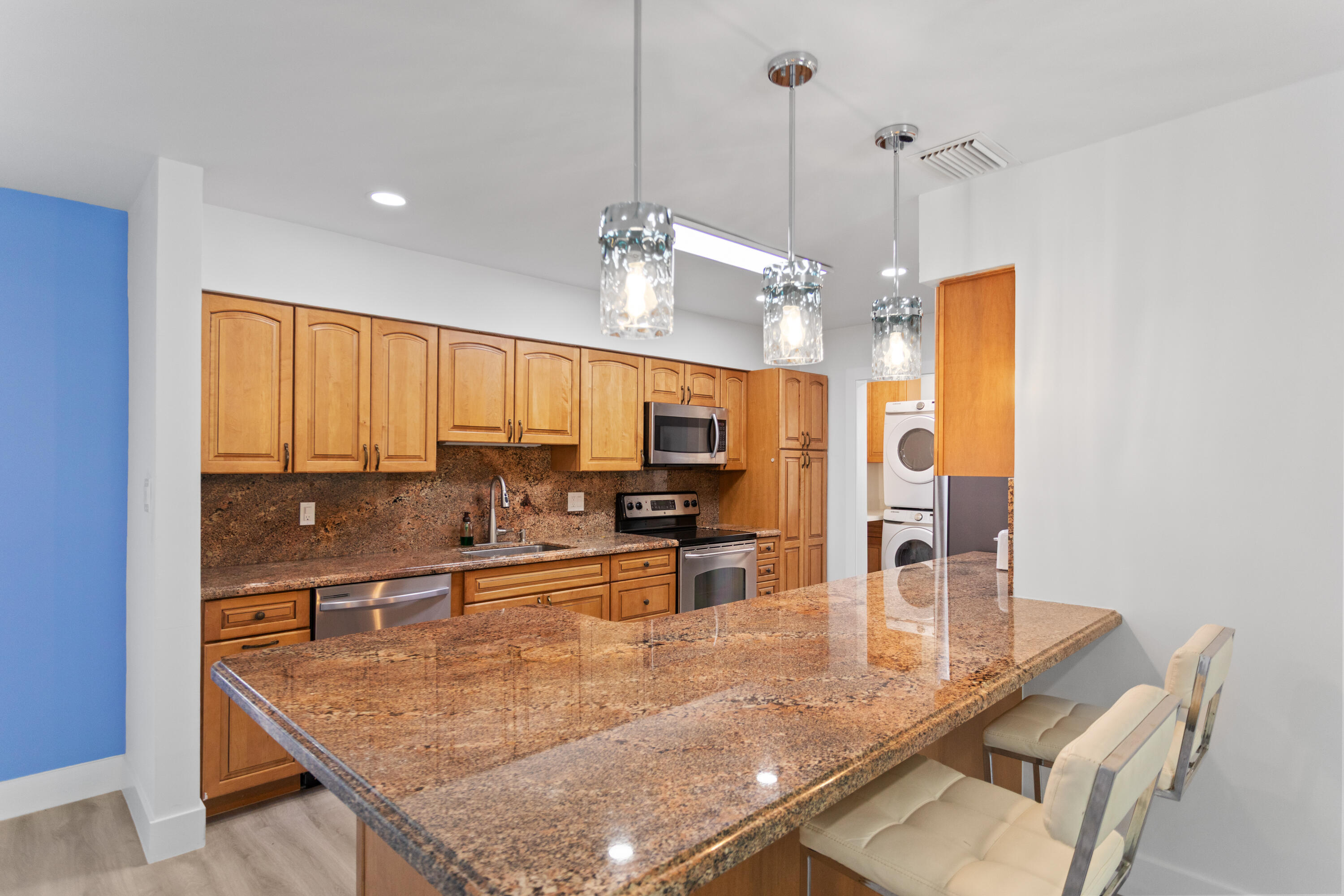 317 NE 3RD, Dania Beach FL 33004
