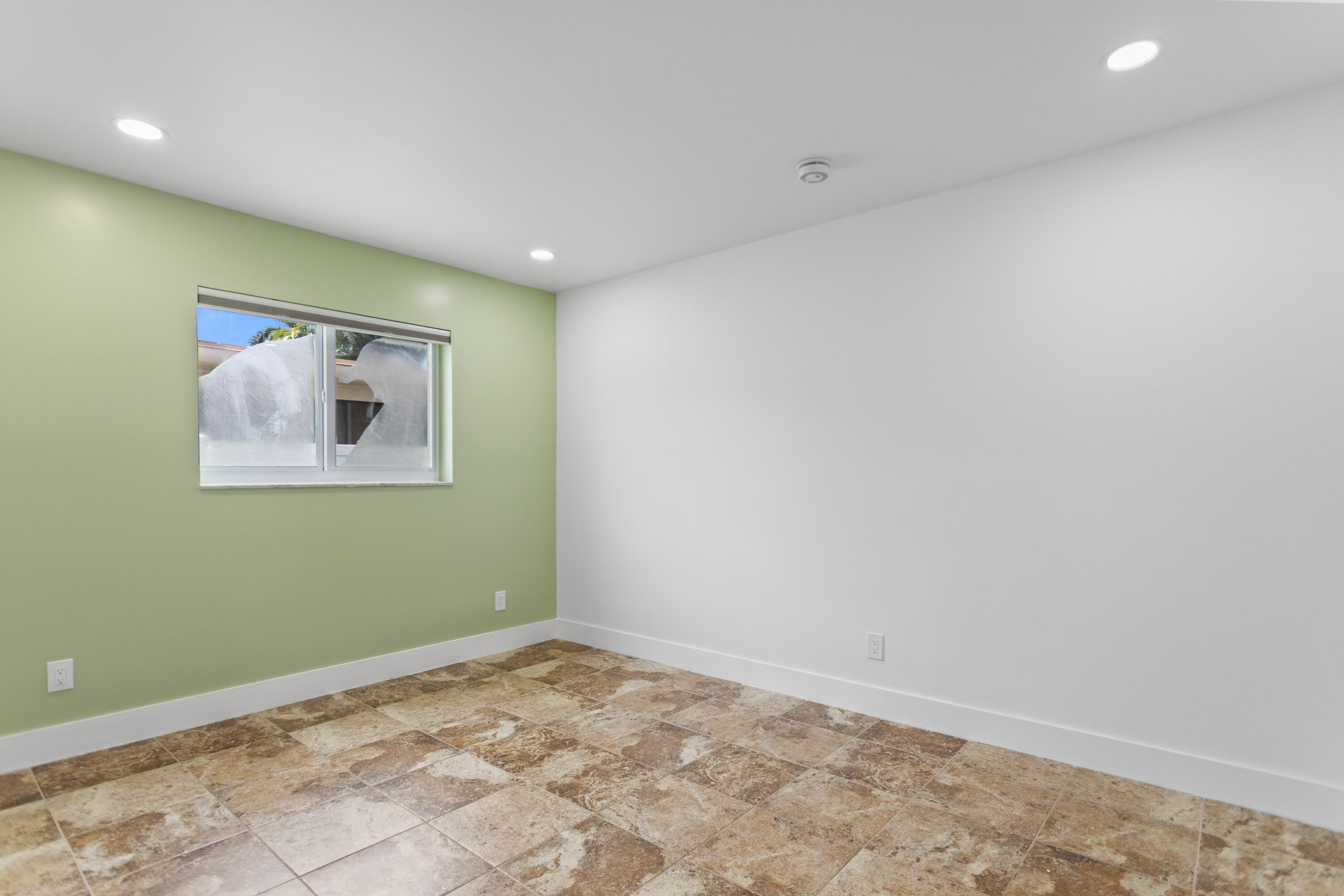 317 NE 3RD, Dania Beach FL 33004