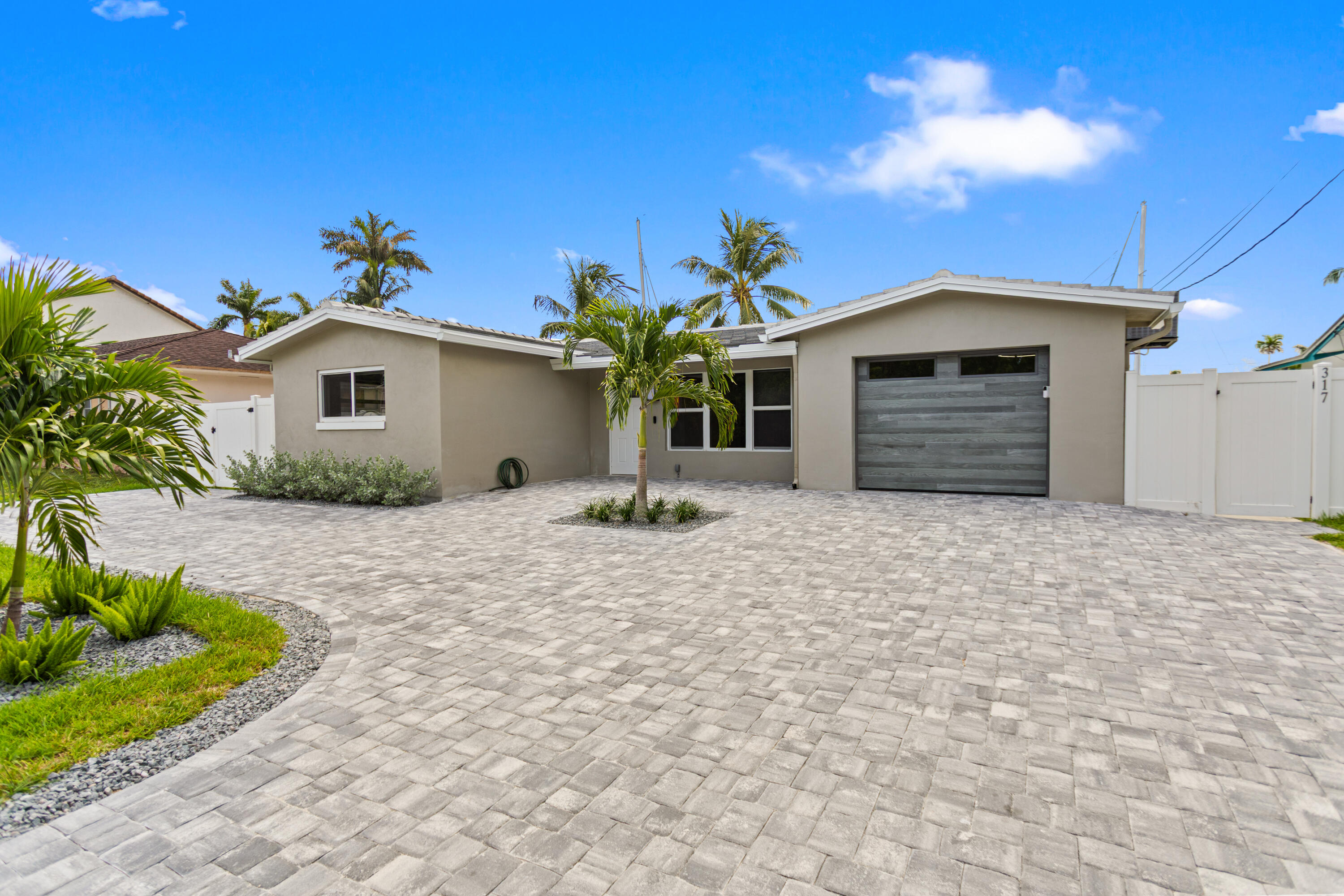 317 NE 3RD, Dania Beach FL 33004