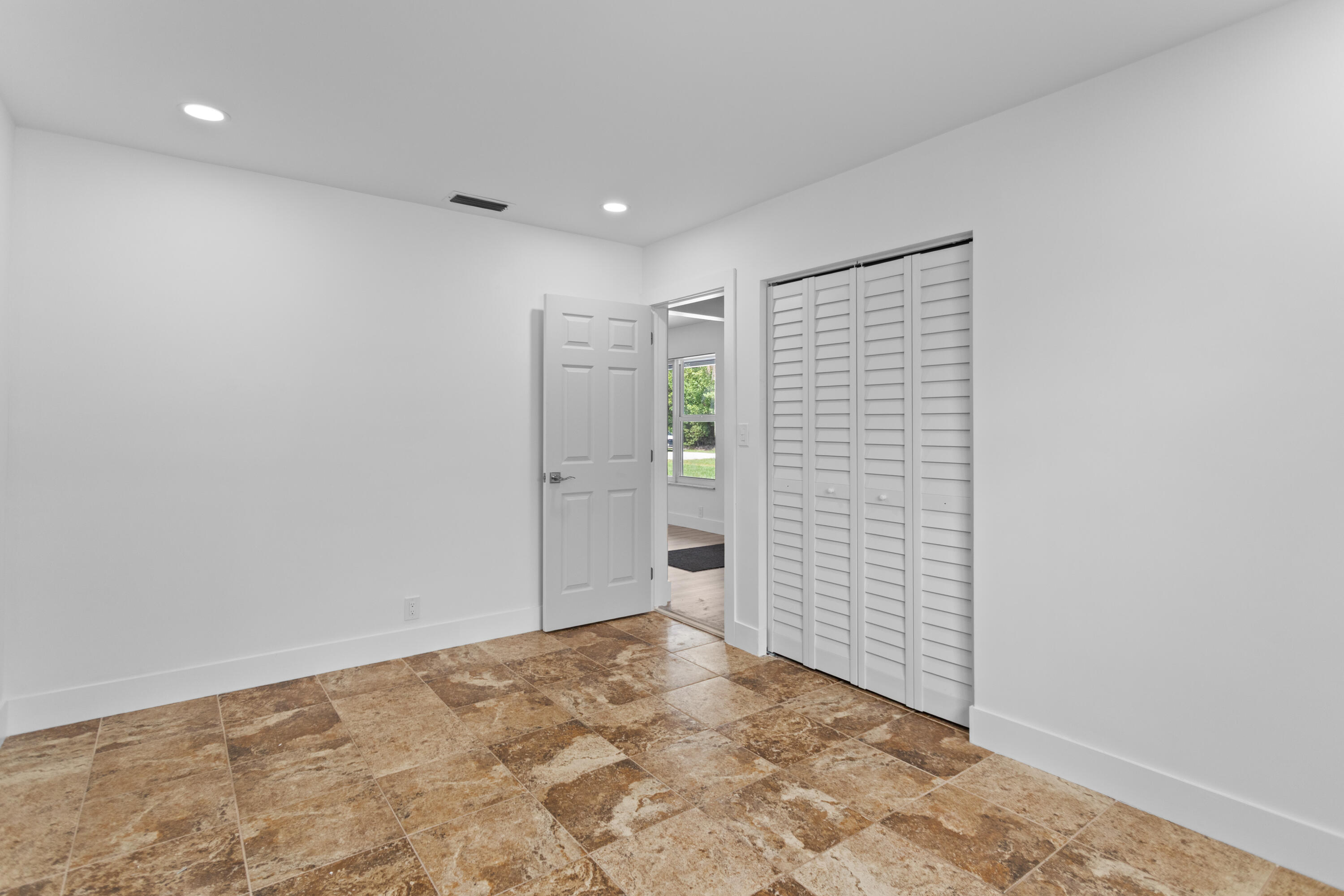 317 NE 3RD, Dania Beach FL 33004