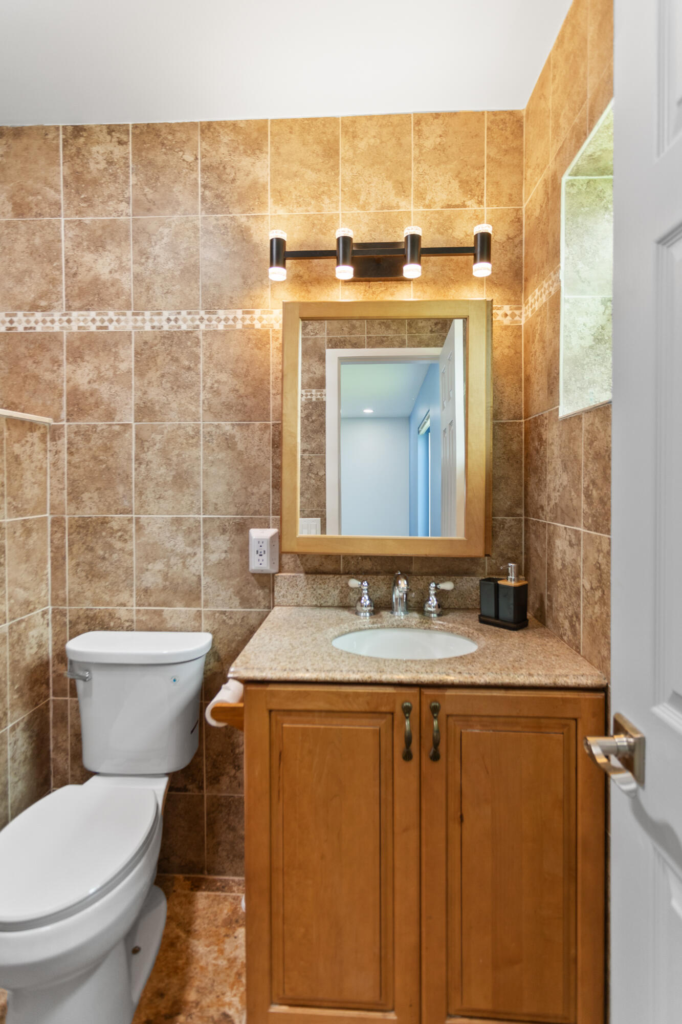 317 NE 3RD, Dania Beach FL 33004