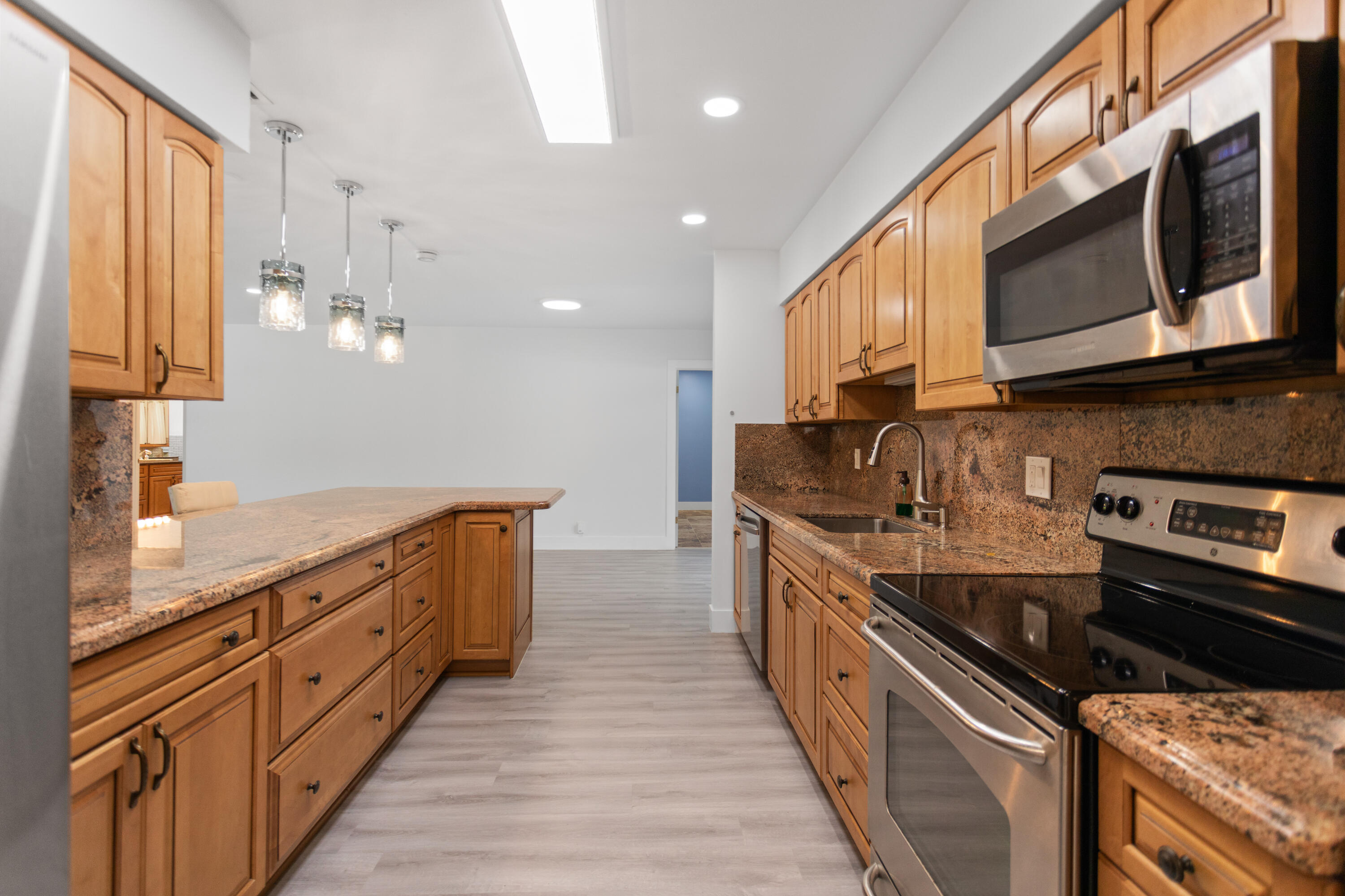 317 NE 3RD, Dania Beach FL 33004