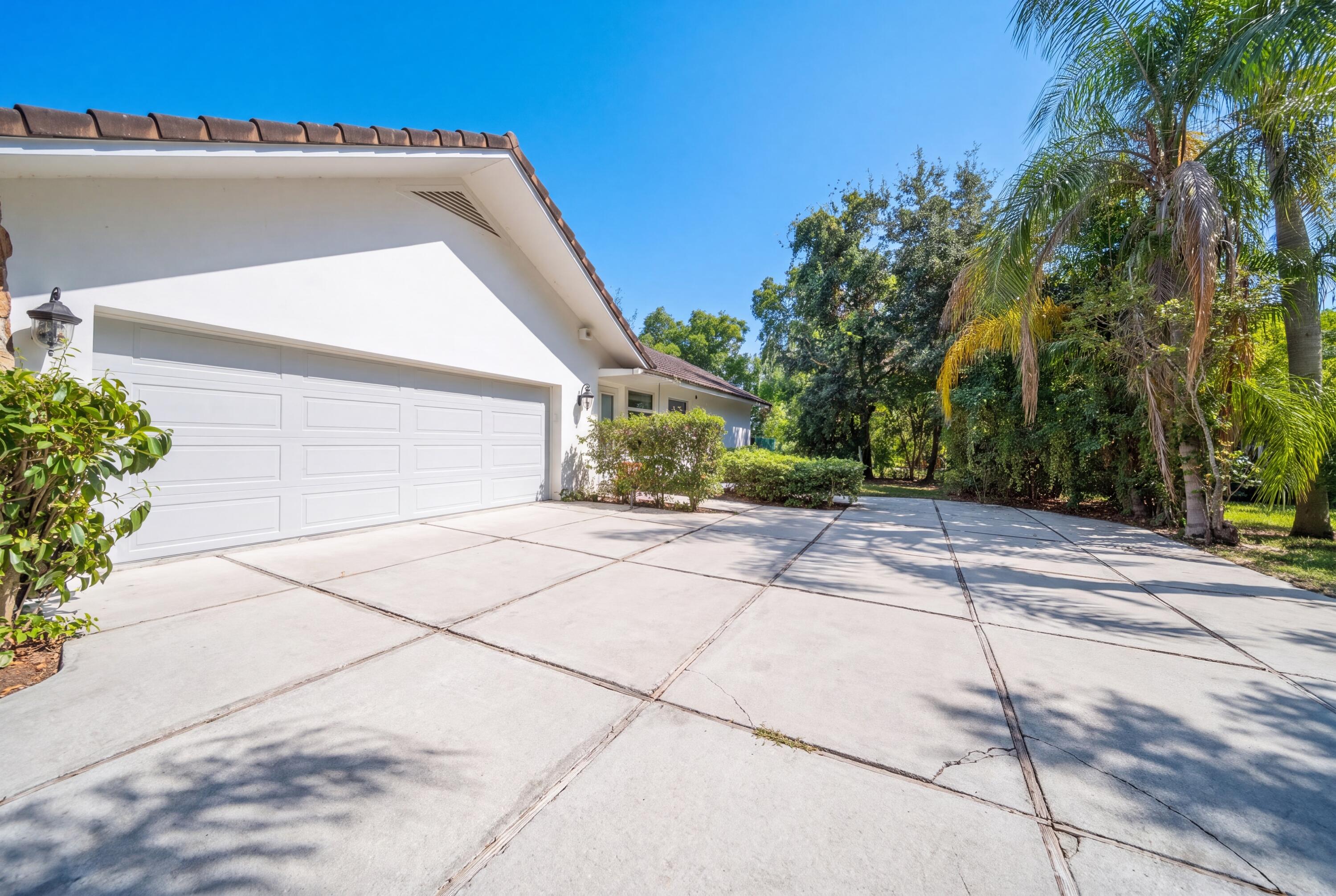 4020 NW 101ST, Coral Springs FL 33065