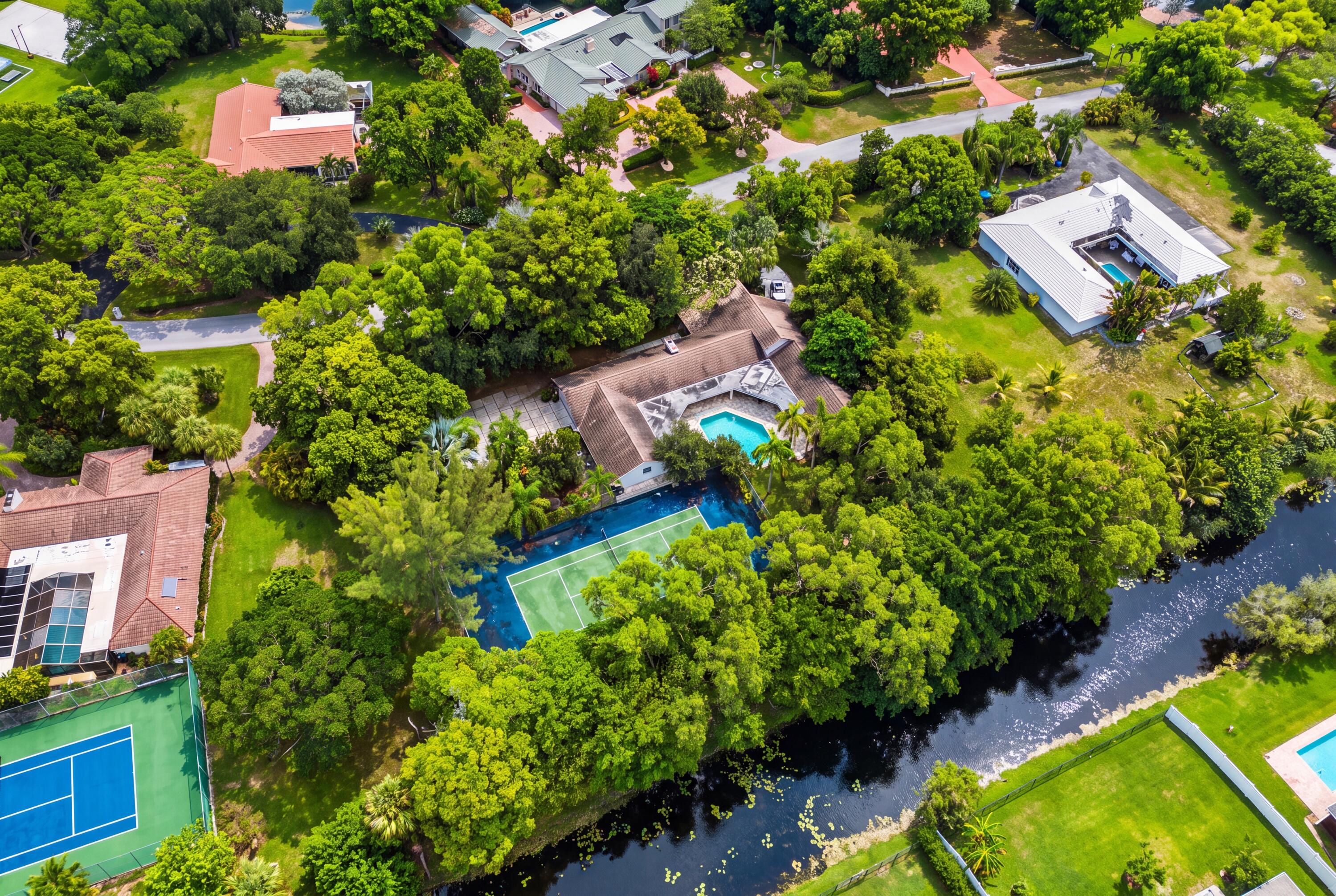 4020 NW 101ST, Coral Springs FL 33065