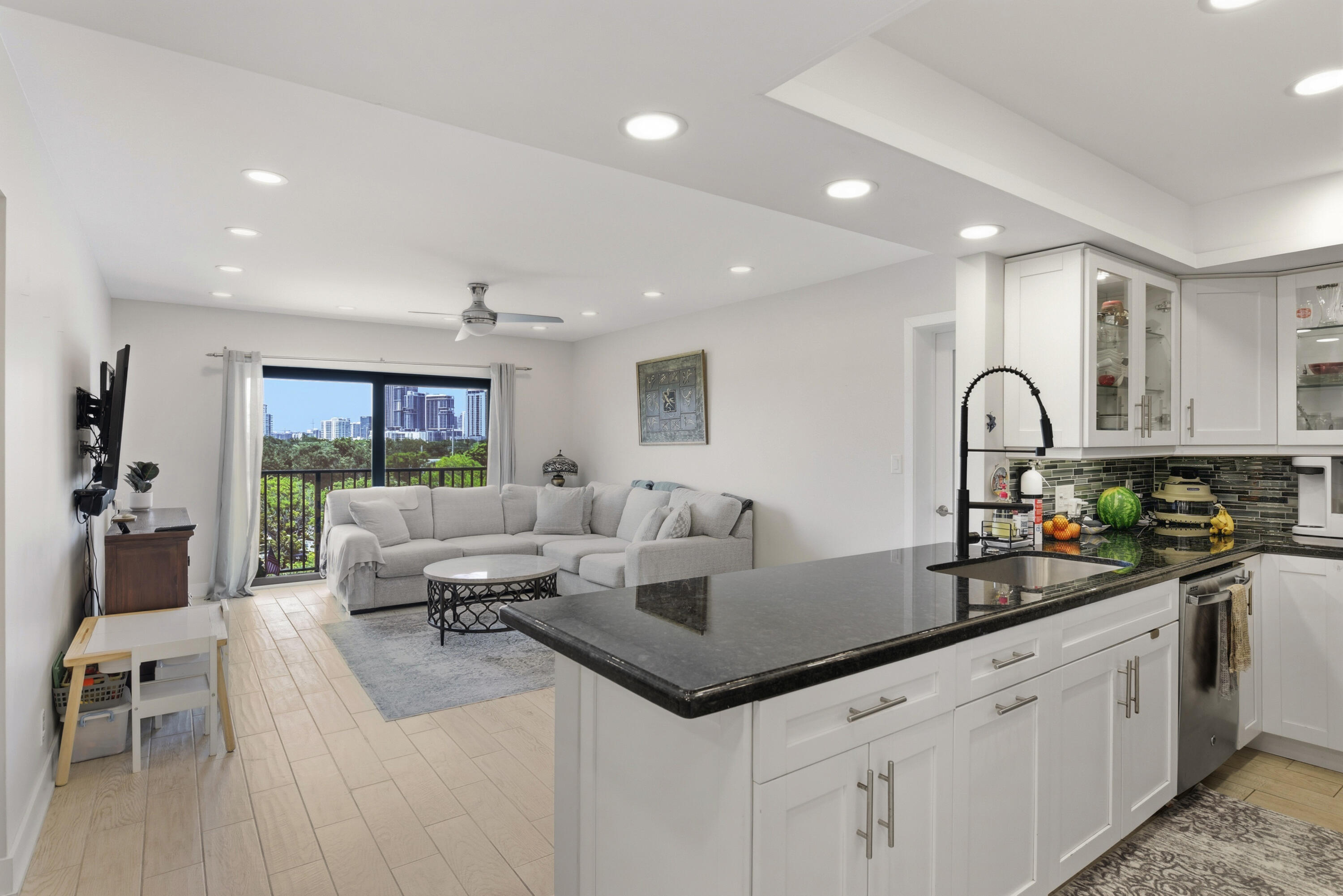 1000 RIVER REACH #516, Fort Lauderdale FL 33315