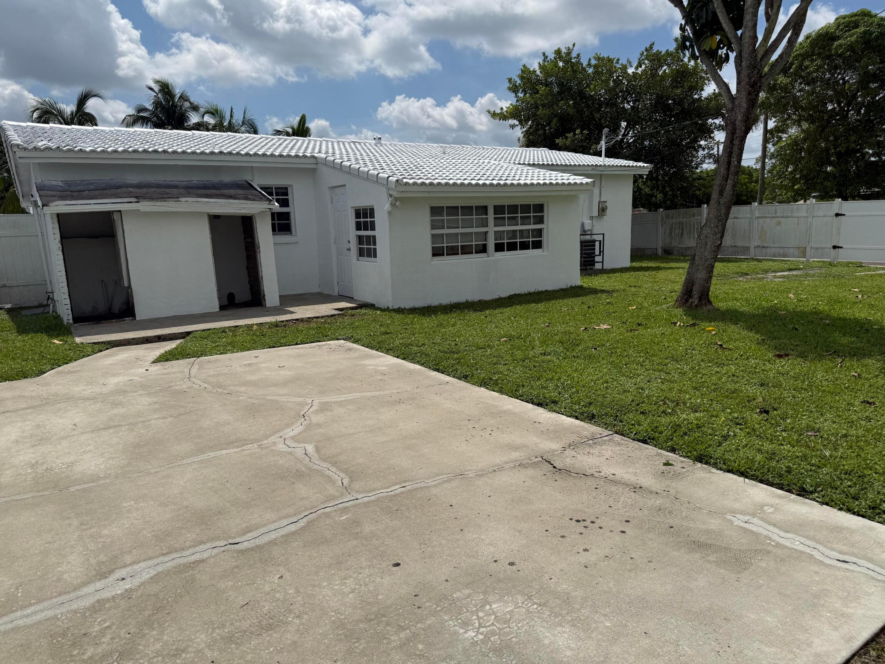 1751 NW 34TH, Lauderhill FL 33311