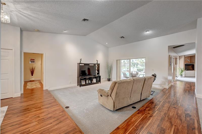 5088 NW 100TH, Coral Springs FL 33076