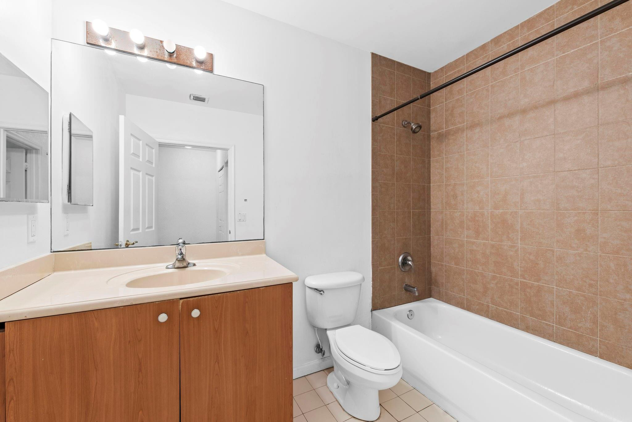 1425 NW 36TH, Lauderhill FL 33311