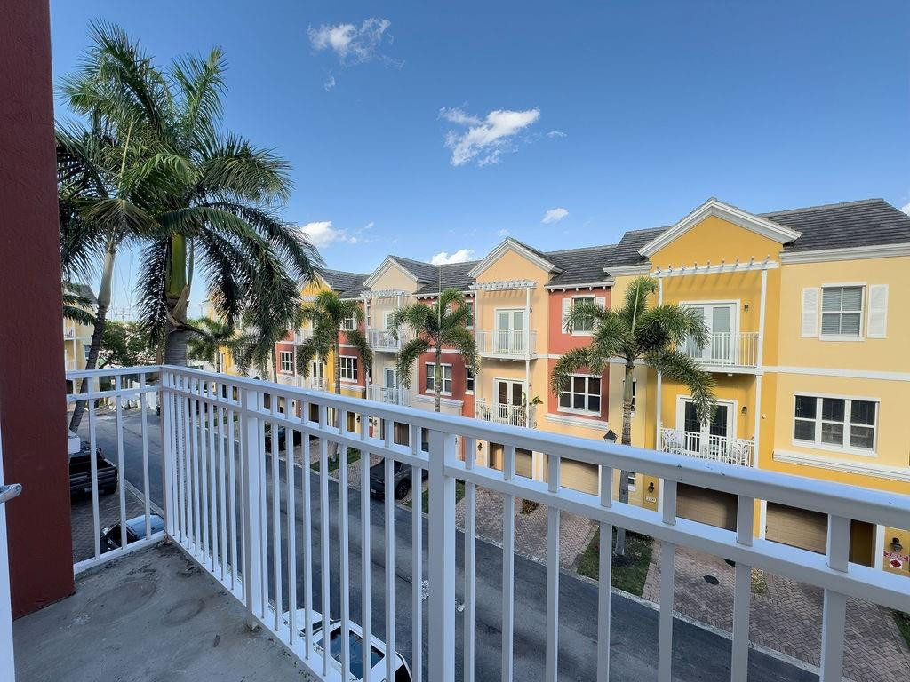 2322 Vintage, Lighthouse Point FL 33064