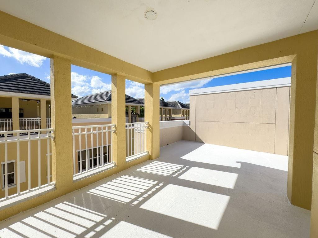 2322 Vintage, Lighthouse Point FL 33064