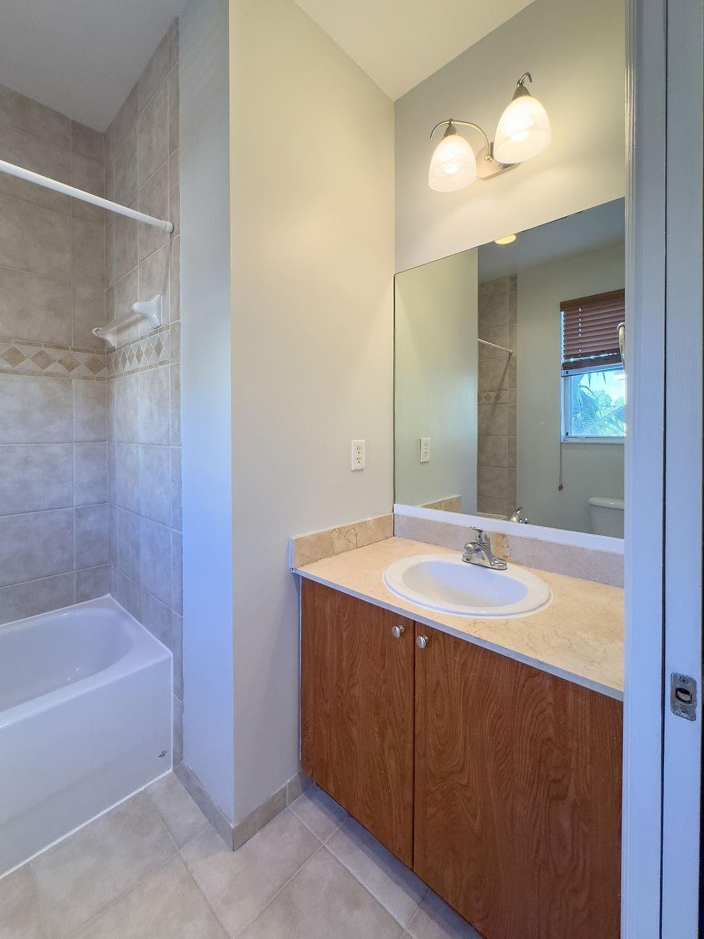 2322 Vintage, Lighthouse Point FL 33064