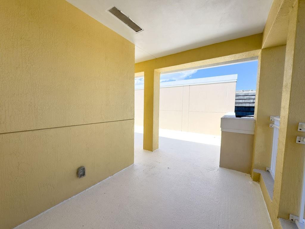 2322 Vintage, Lighthouse Point FL 33064