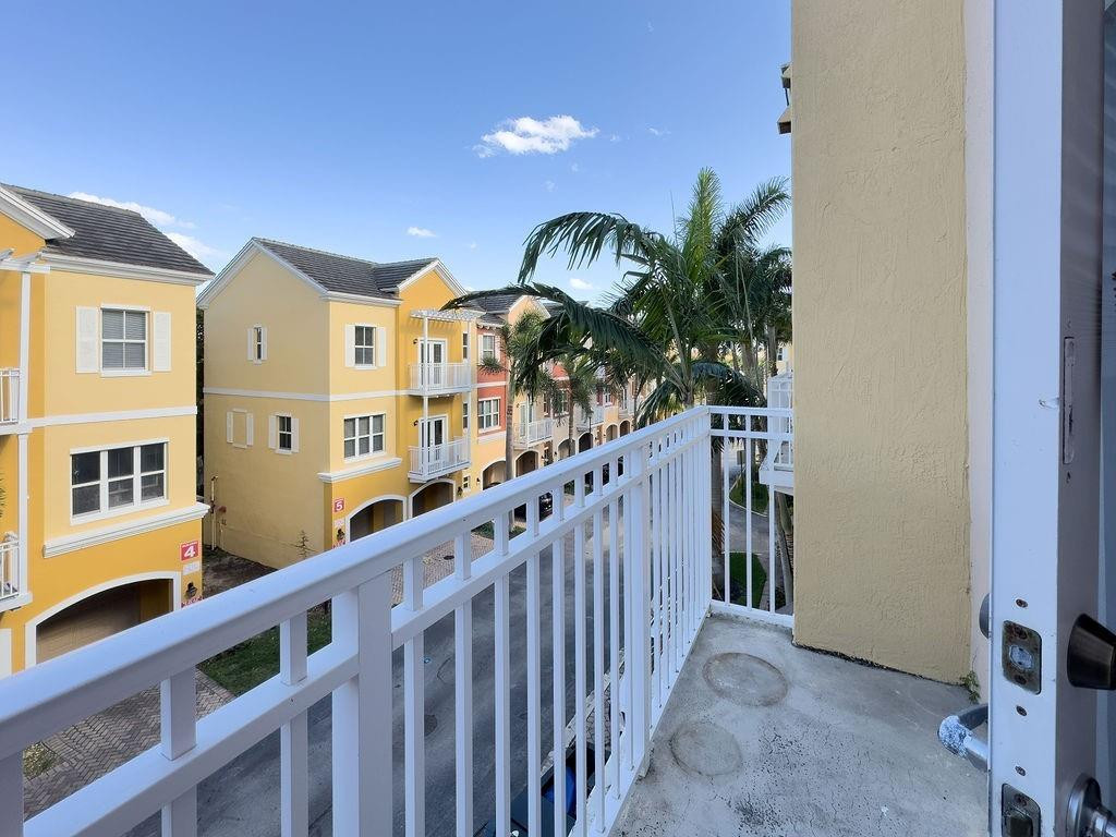 2322 Vintage, Lighthouse Point FL 33064