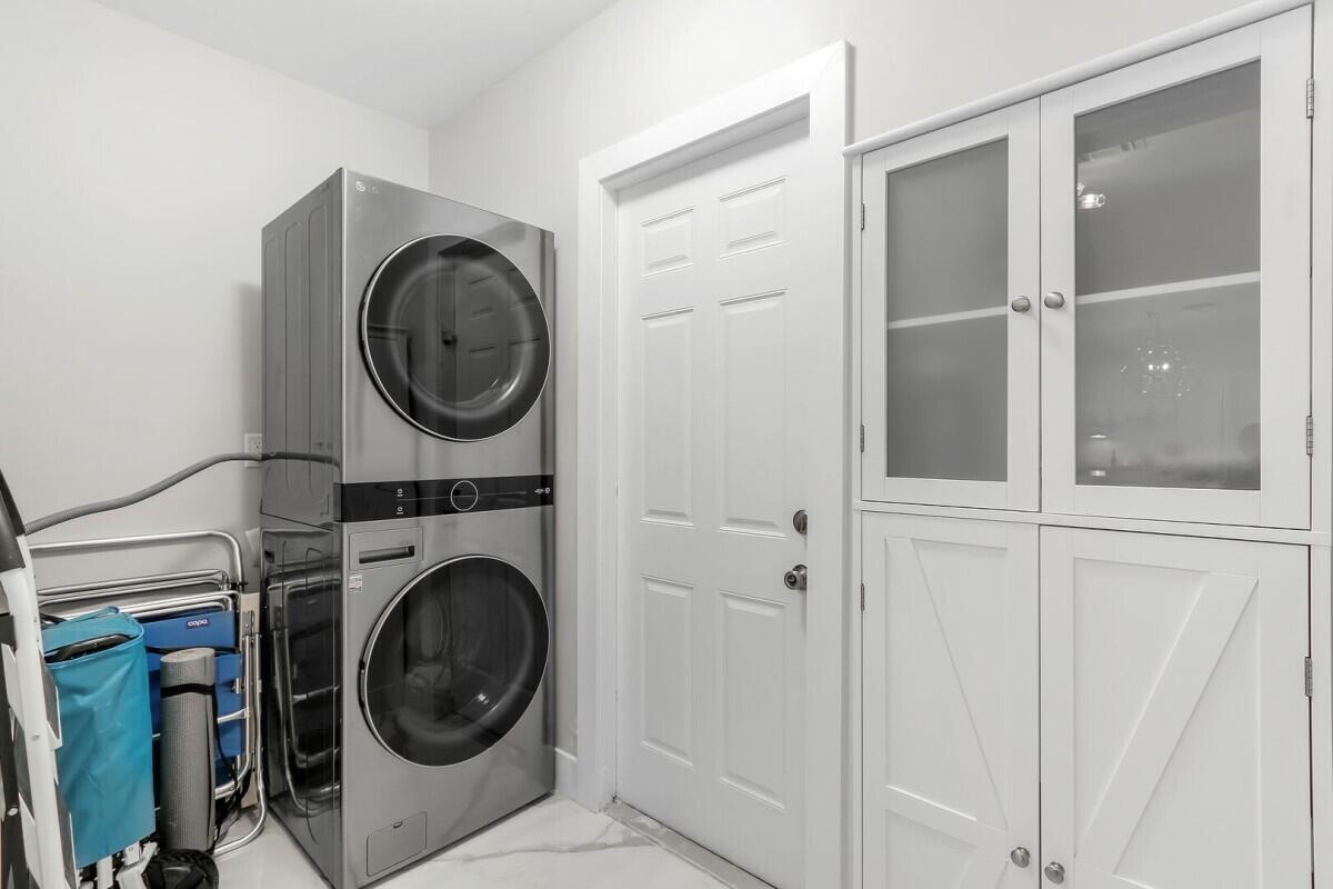 3025 CENTER, Fort Lauderdale FL 33308
