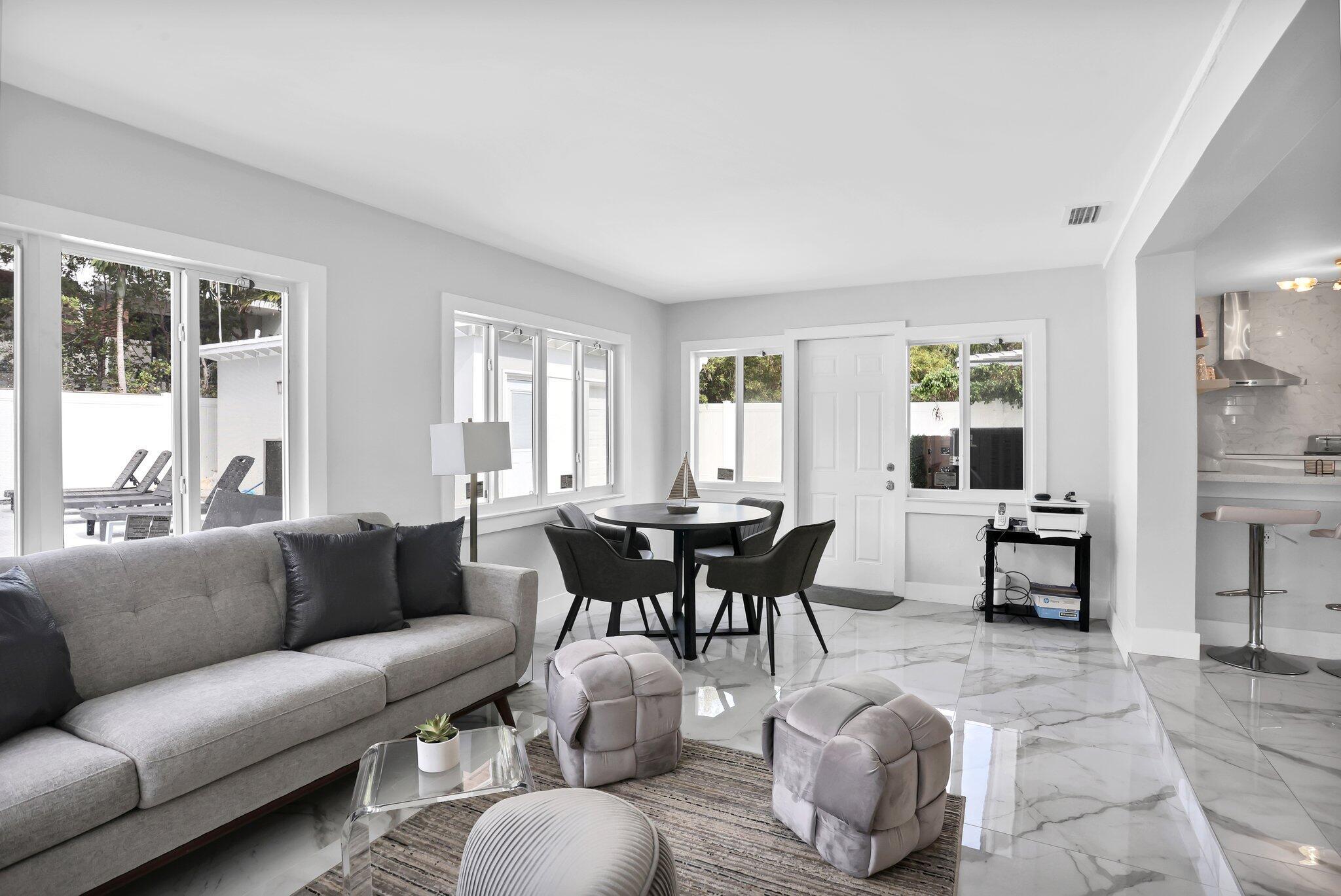 3025 CENTER, Fort Lauderdale FL 33308