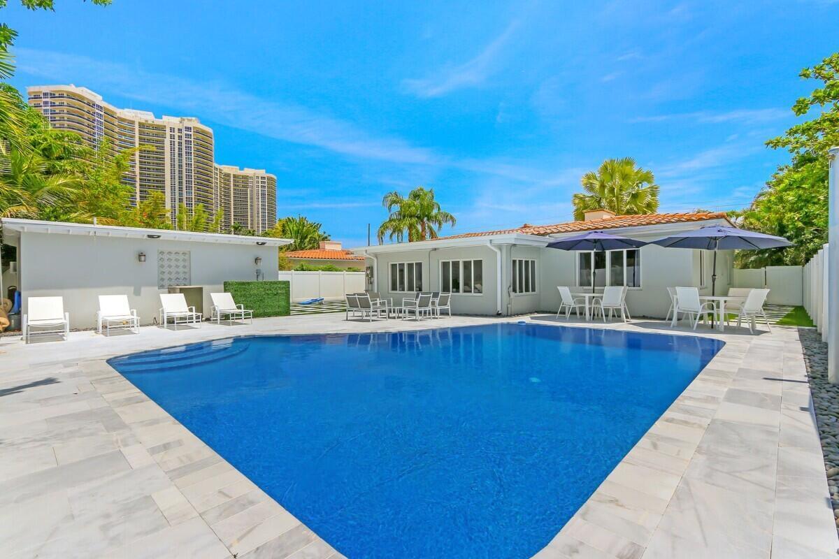 3025 CENTER, Fort Lauderdale FL 33308