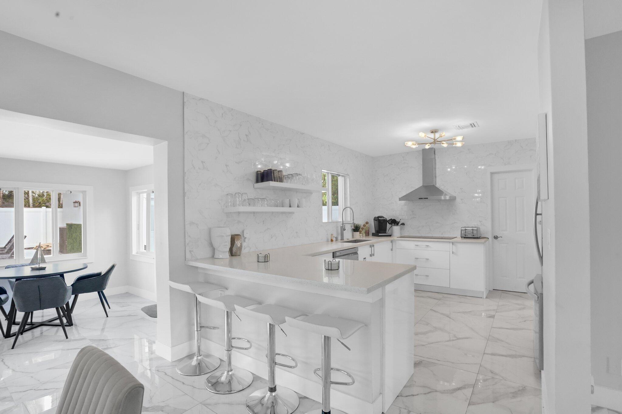 3025 CENTER, Fort Lauderdale FL 33308