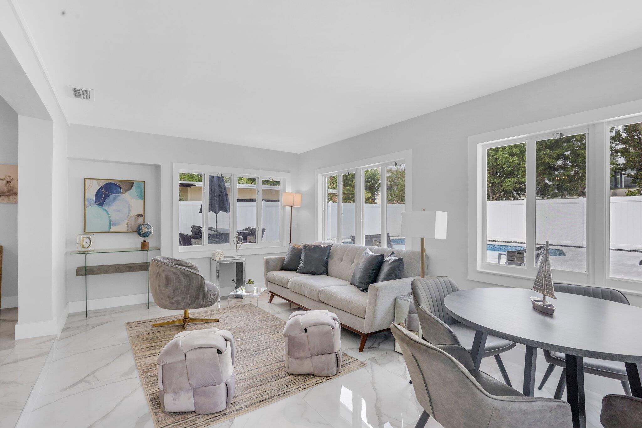 3025 CENTER, Fort Lauderdale FL 33308