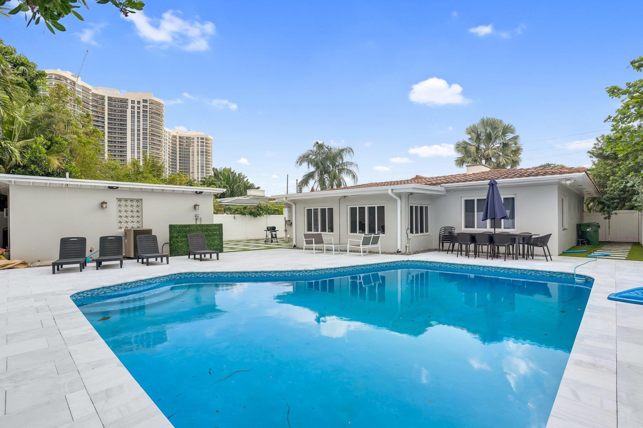 3025 CENTER, Fort Lauderdale FL 33308
