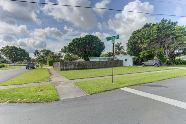1133 7th, Lake Park FL 33403